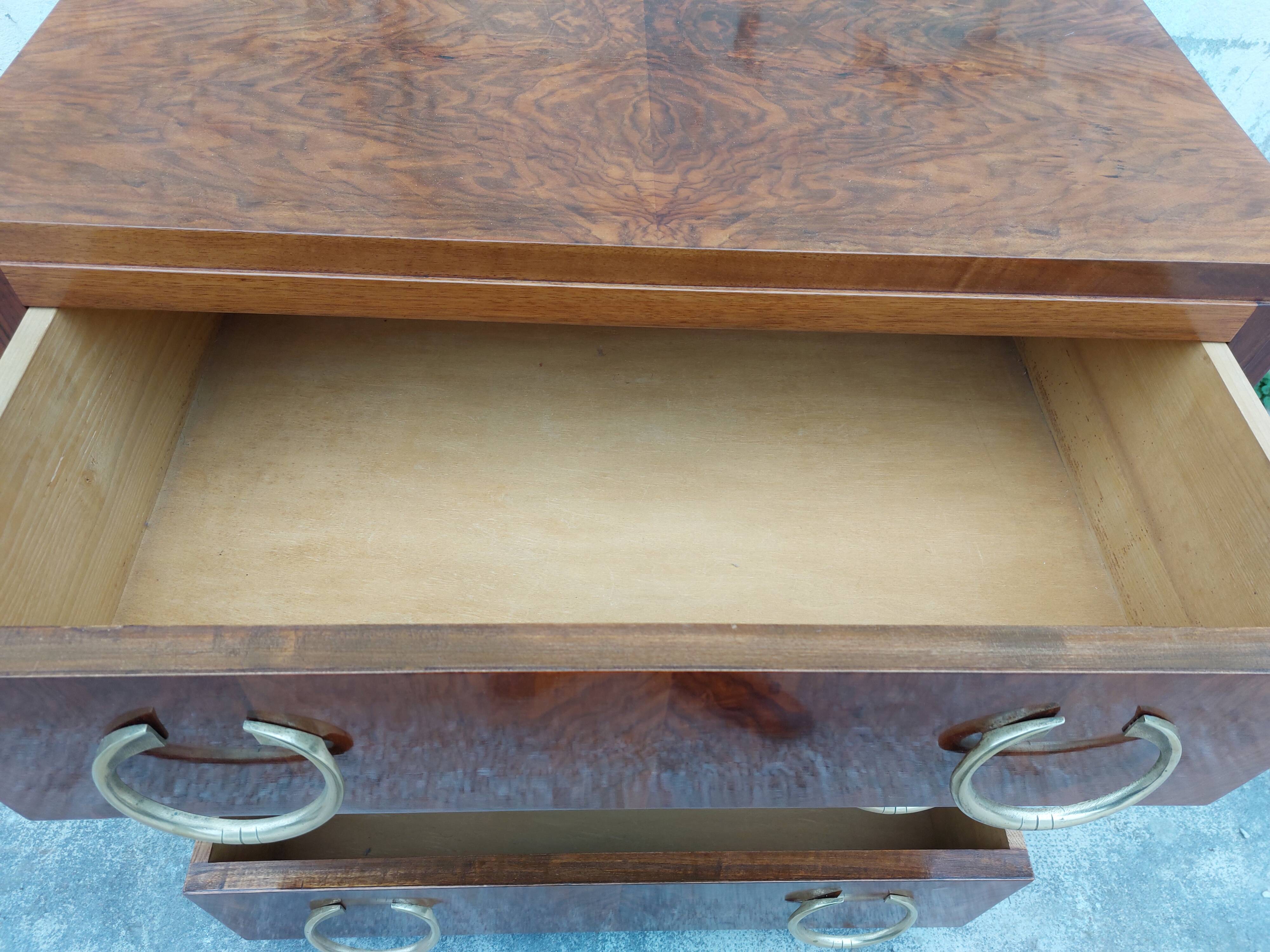 Art Deco period chest of drawers in walnut 1930