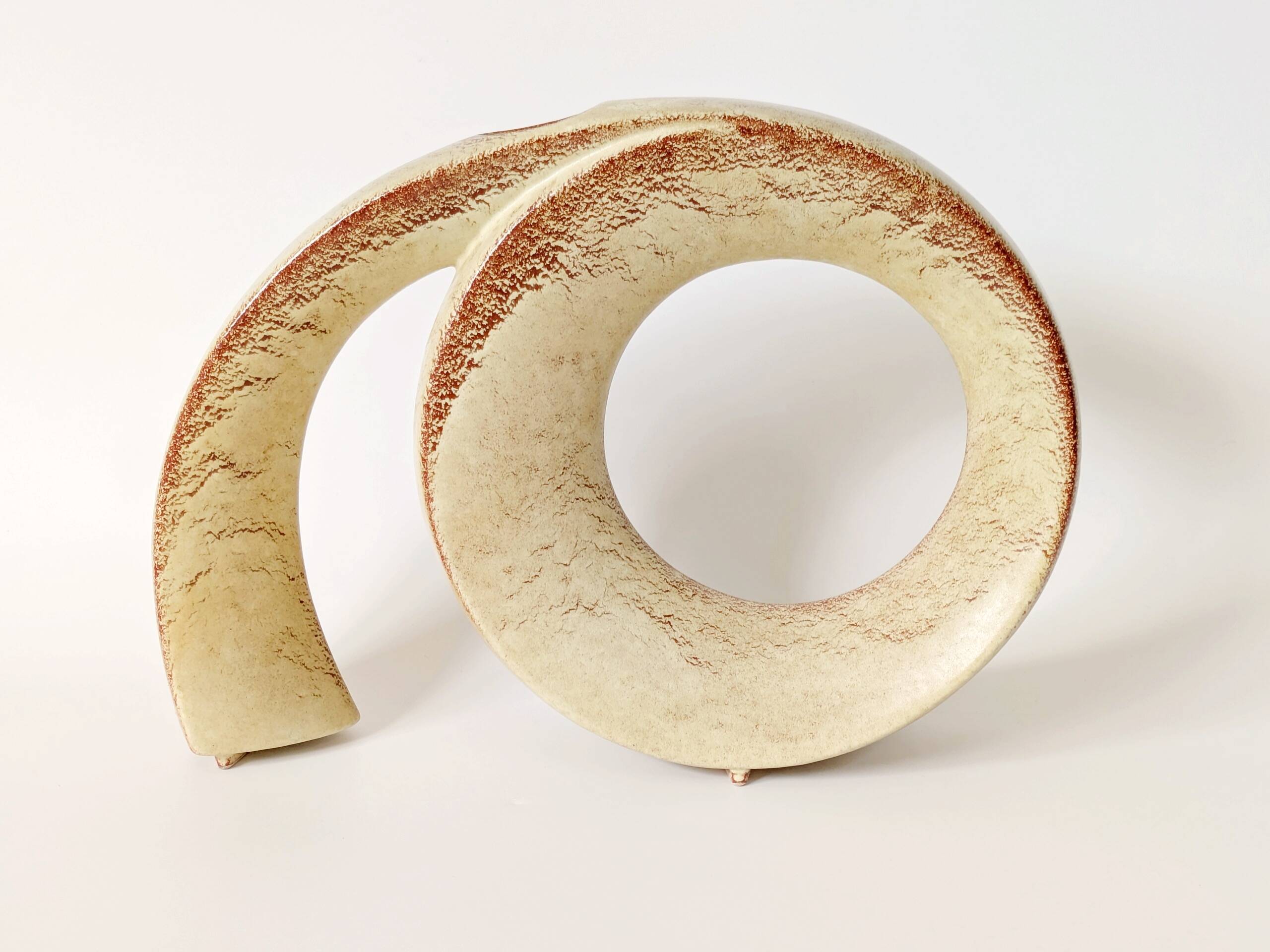 Vase sculptural Bertoncello, céramique italienne tabac, années 60