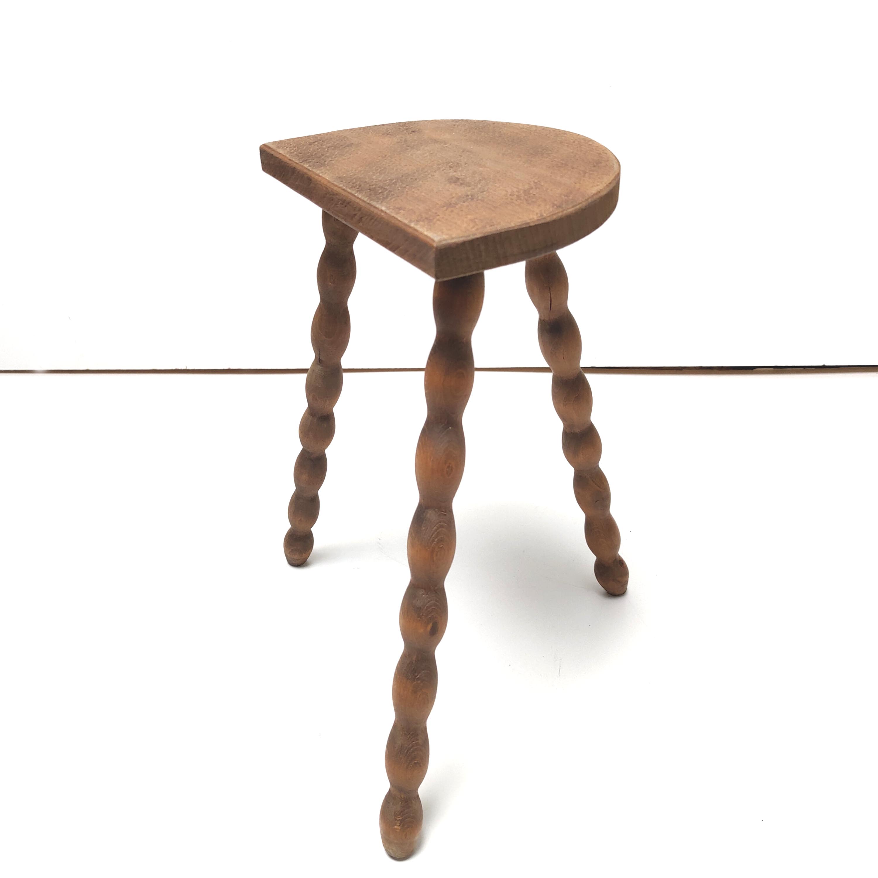 Pearl solid wood tripod stool