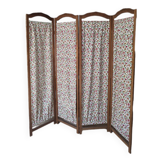 Wooden and flower screen