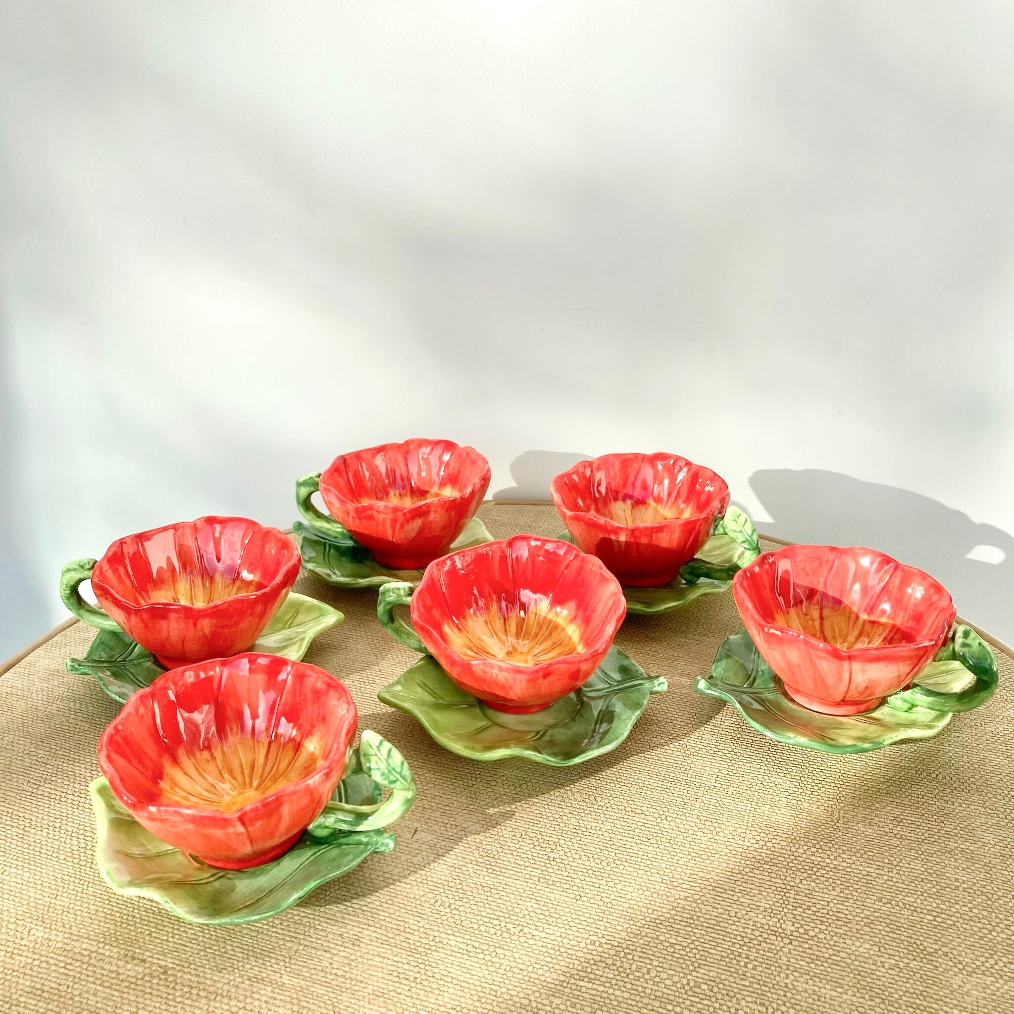 Coffee cups flowers slurry