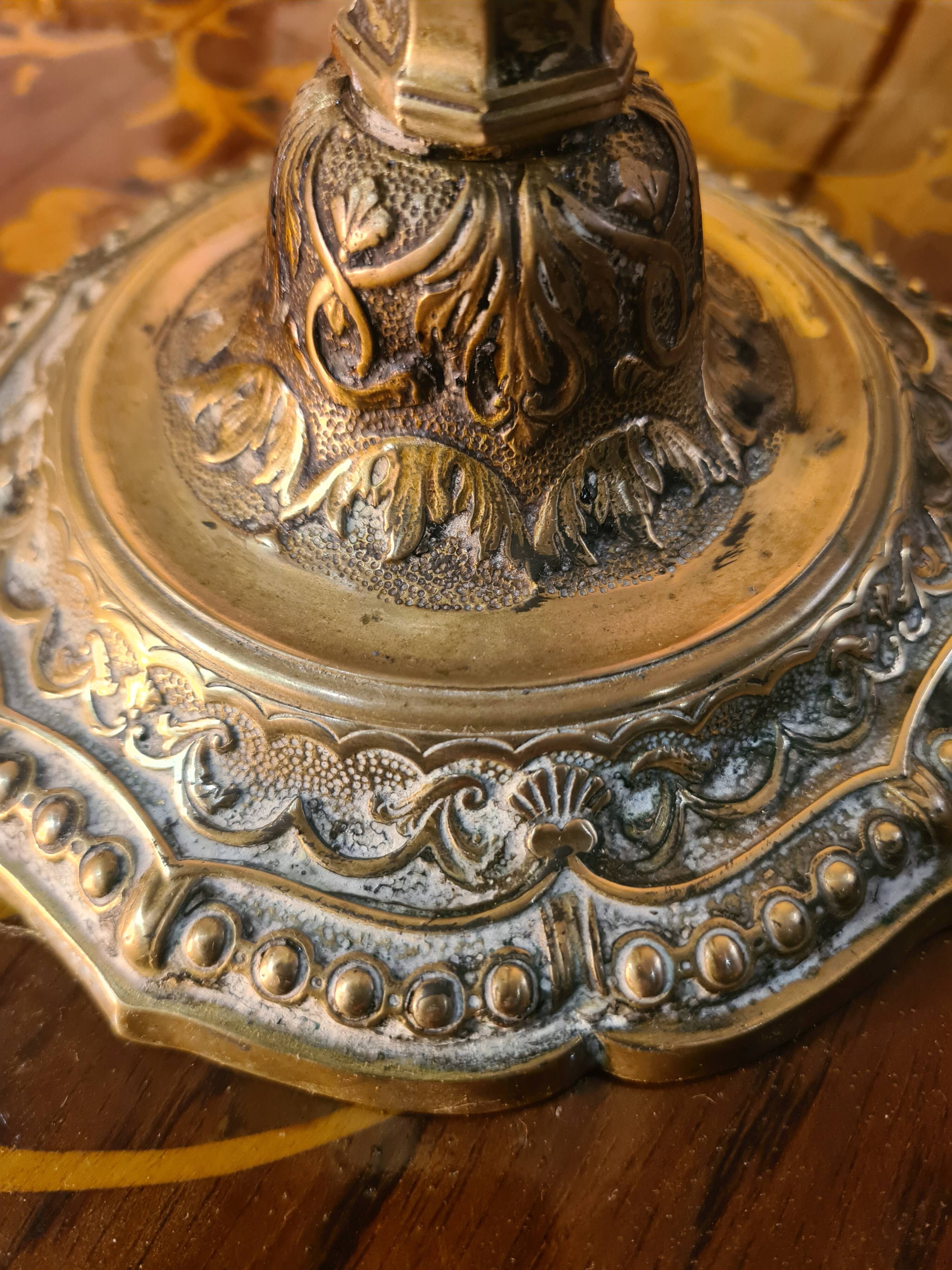 pair of chiselled bronze bedside lamps from 1900, silk shade and trim style