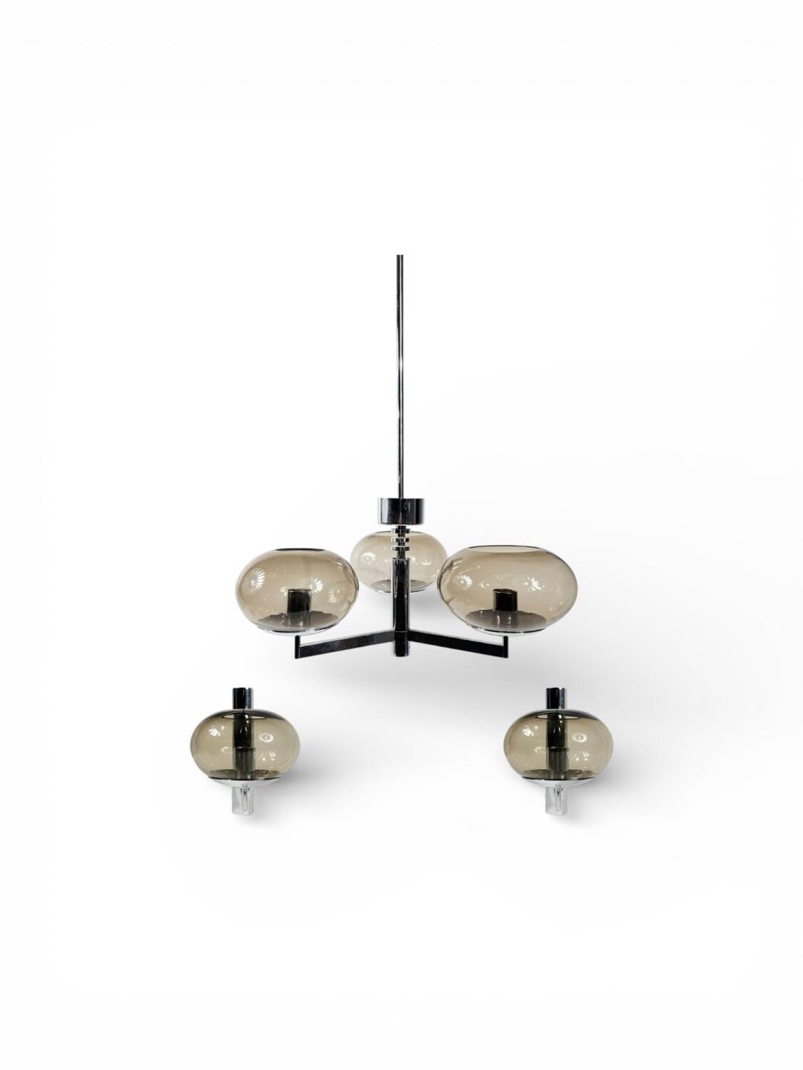 Chandelier and pair of wall sconces by Gaetano Sciolari.