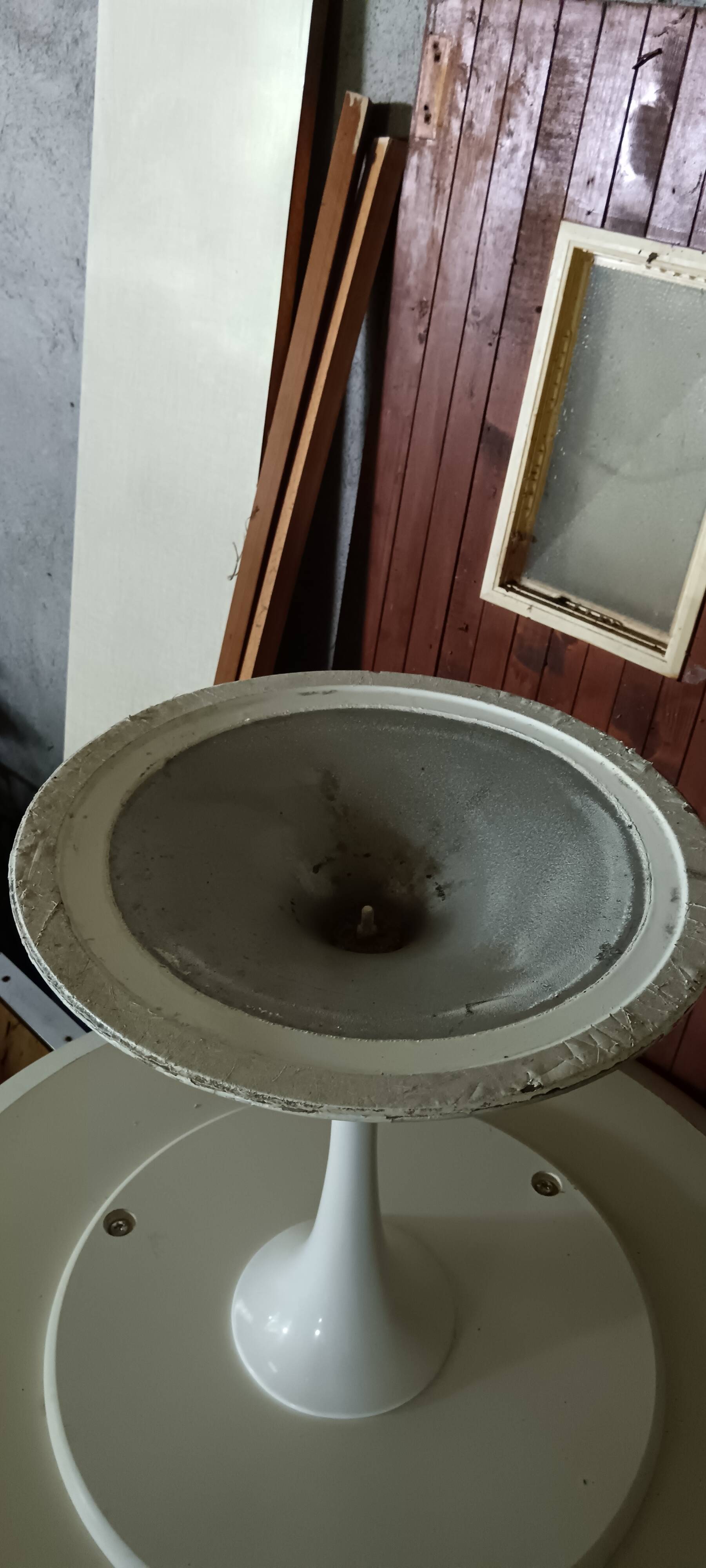 Authentic Eero Saarinen Tulip Coffee Table – White Laminate