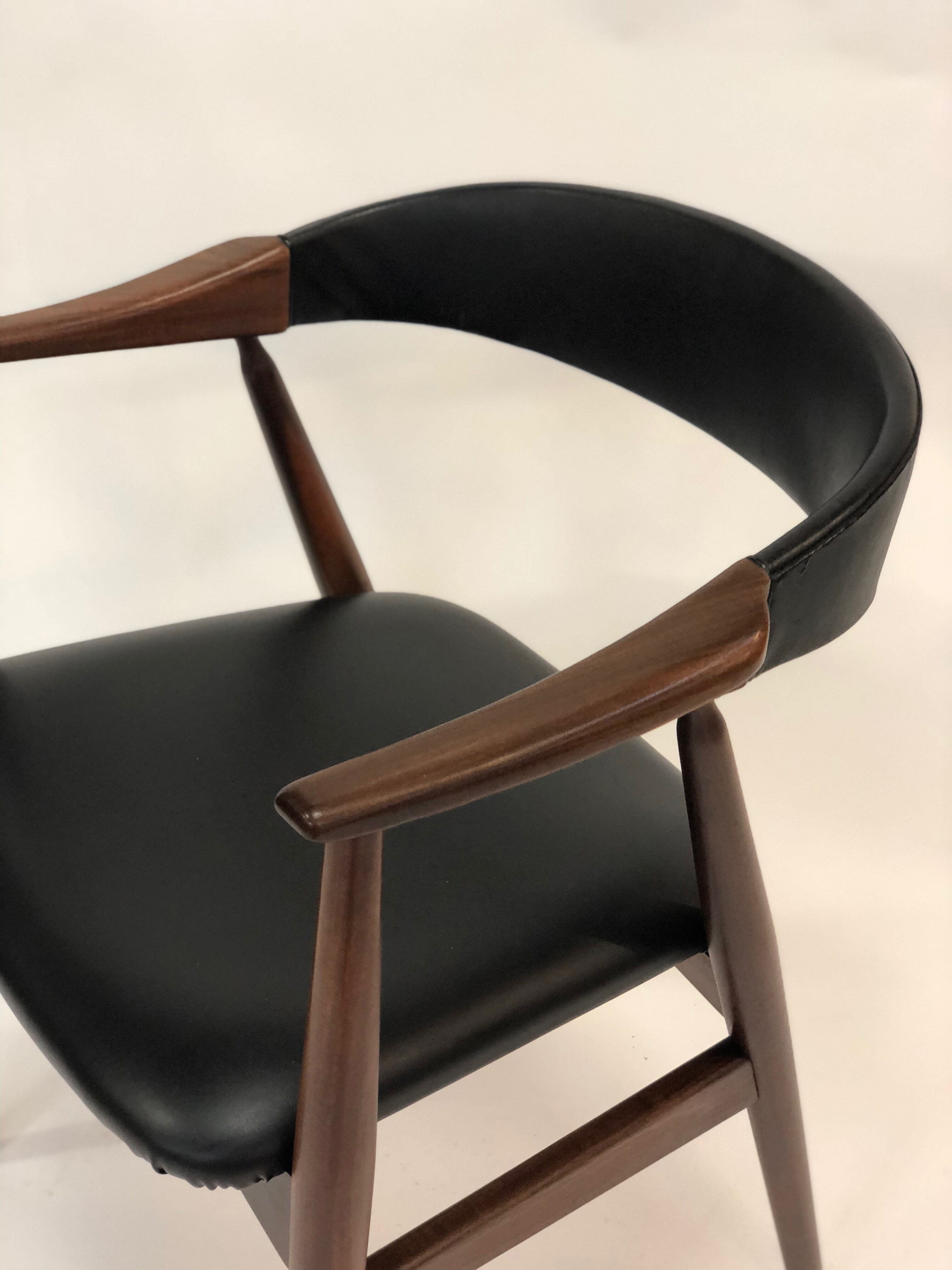 Vintage armchair from the 60s in teak