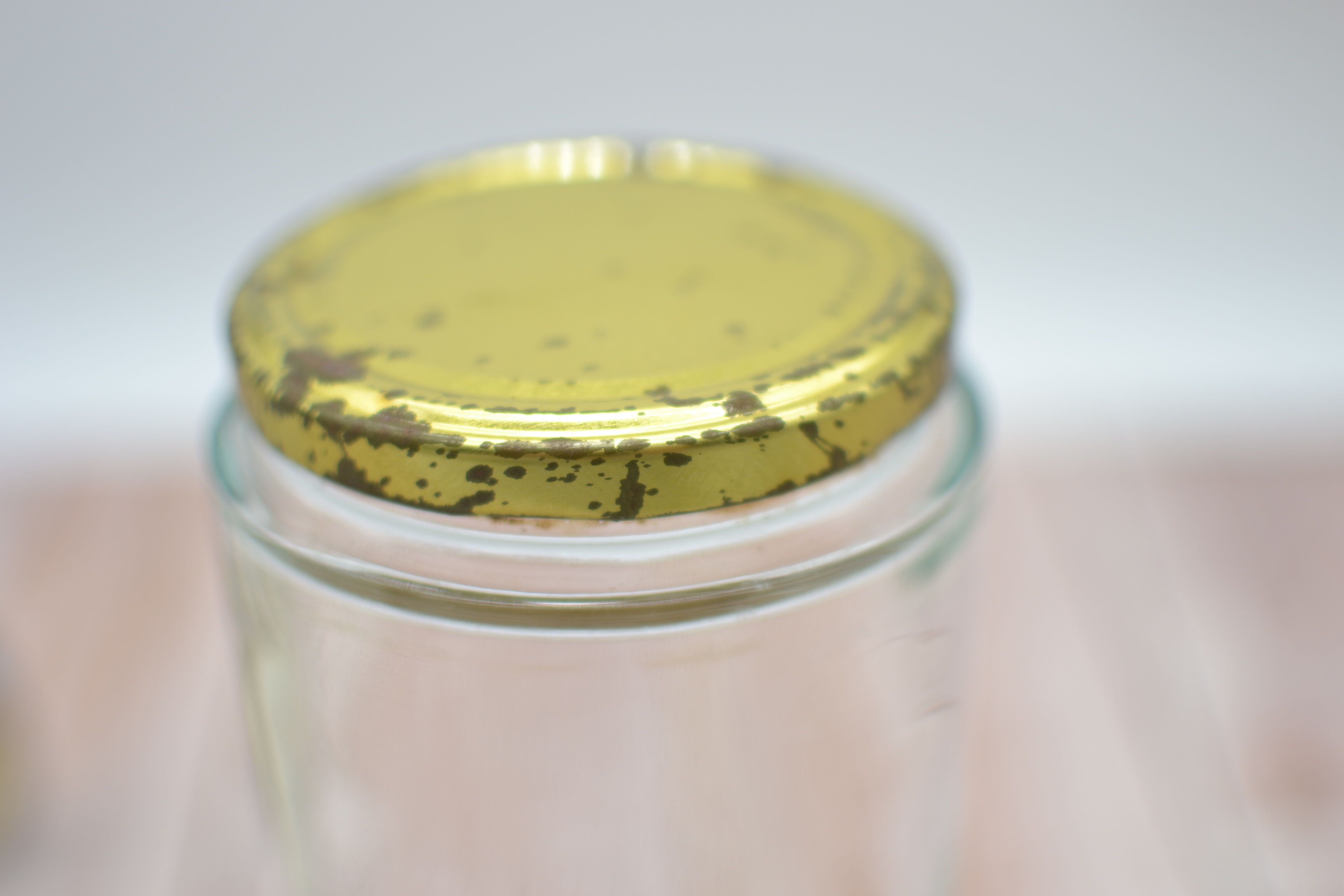 Vintage pedestal jar/candy maker with internal lid