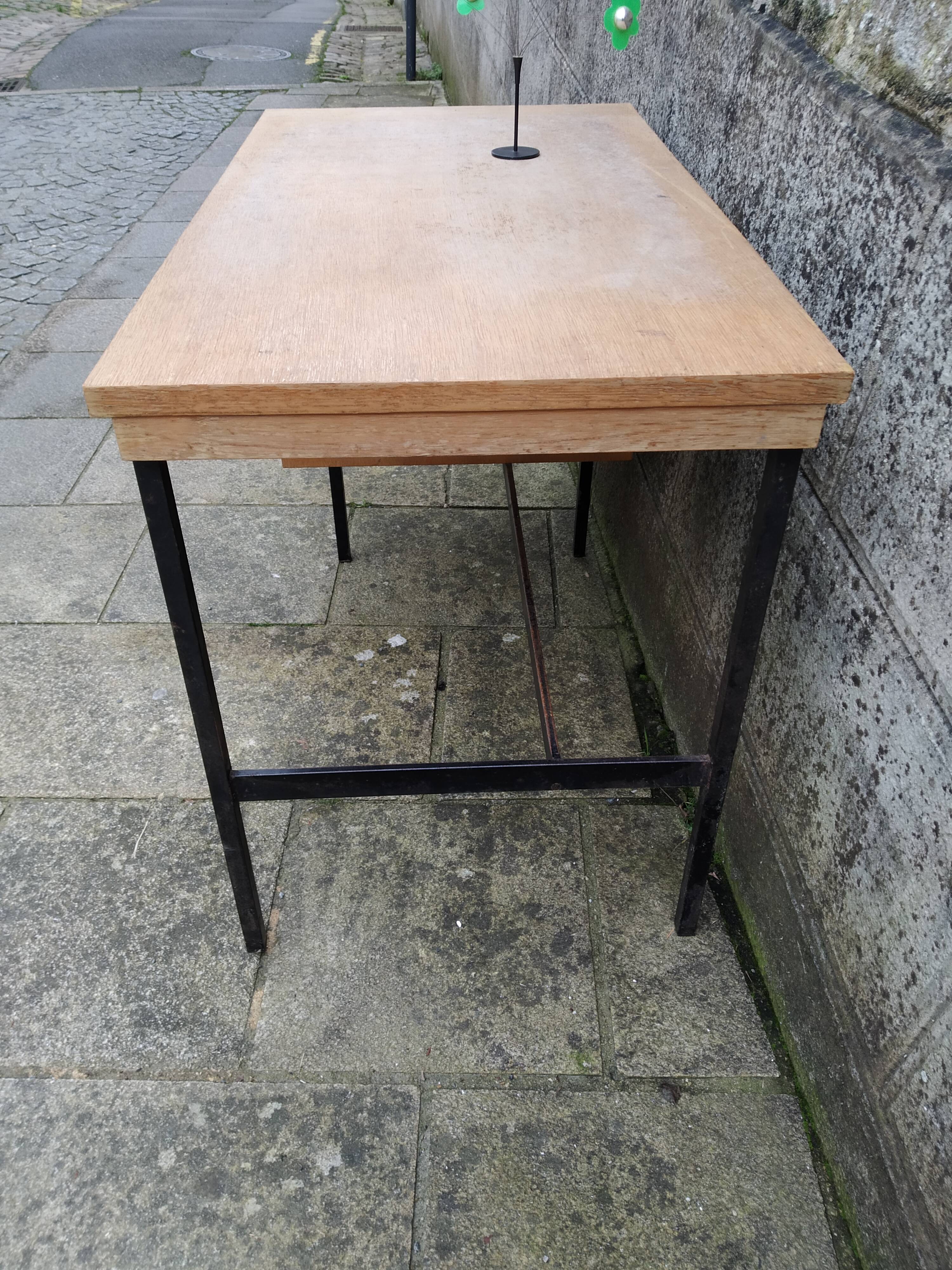 Modernist desk