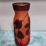 Vase en pâte de verre dégagé à l'acide