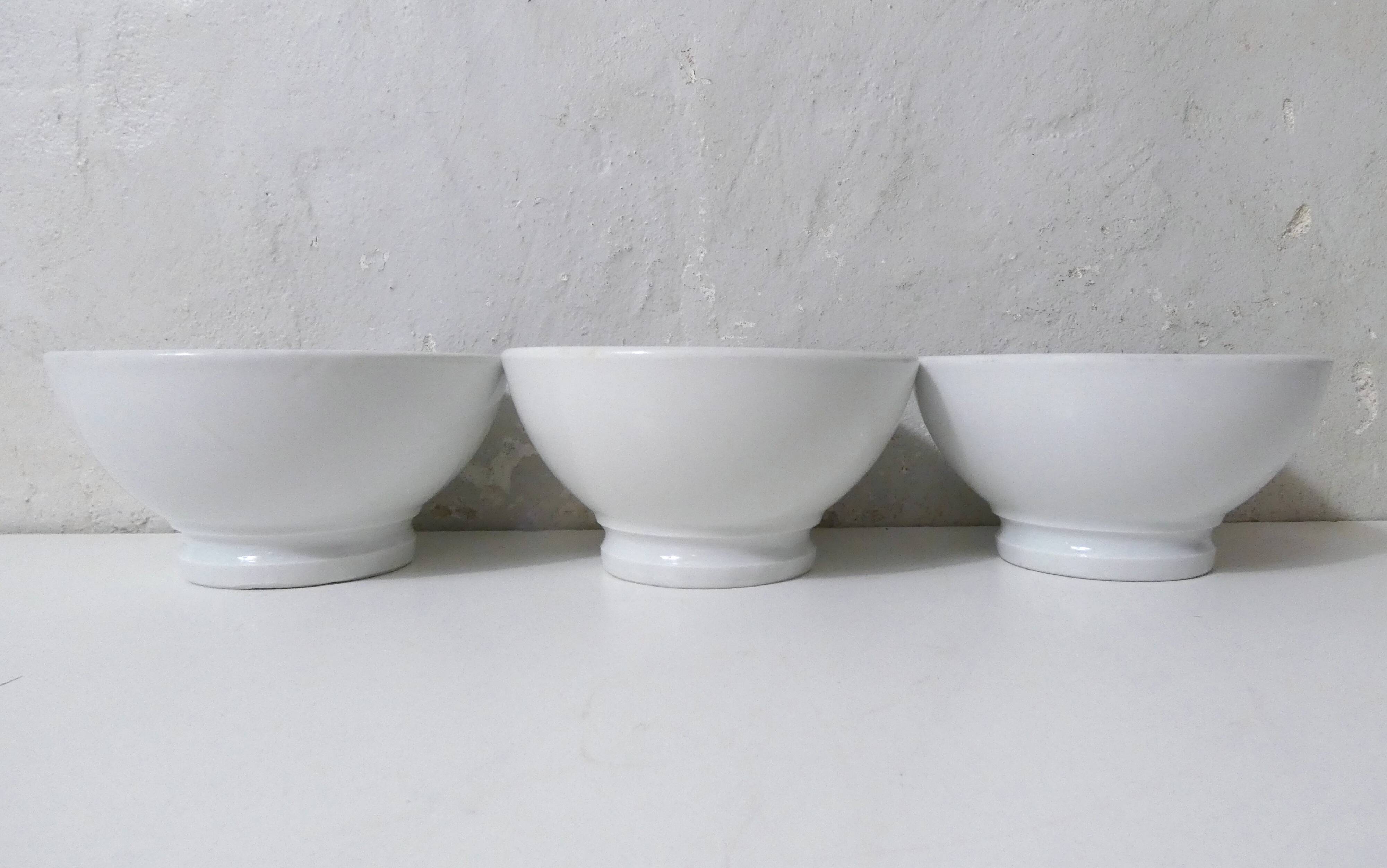 3 anciens bols en porcelaine blanche PILLIVUYT