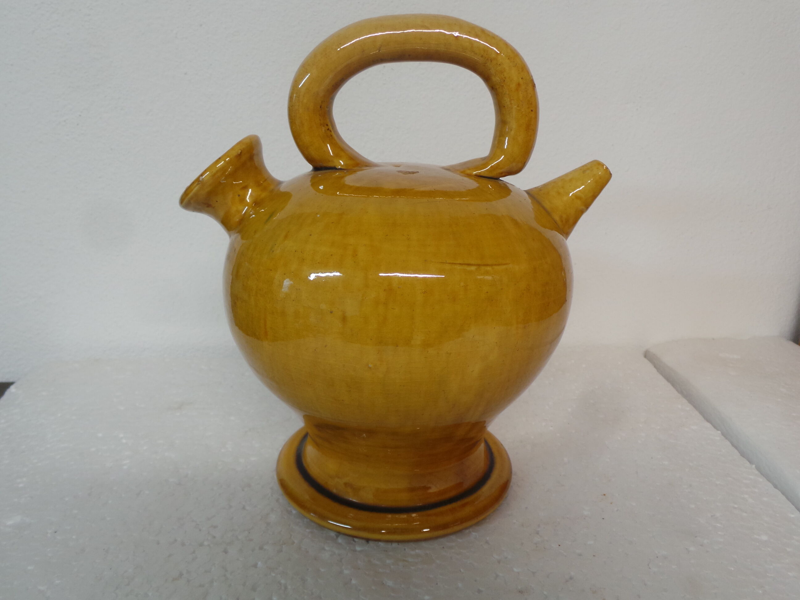 Squared Vallauris Marius Giuge yellow