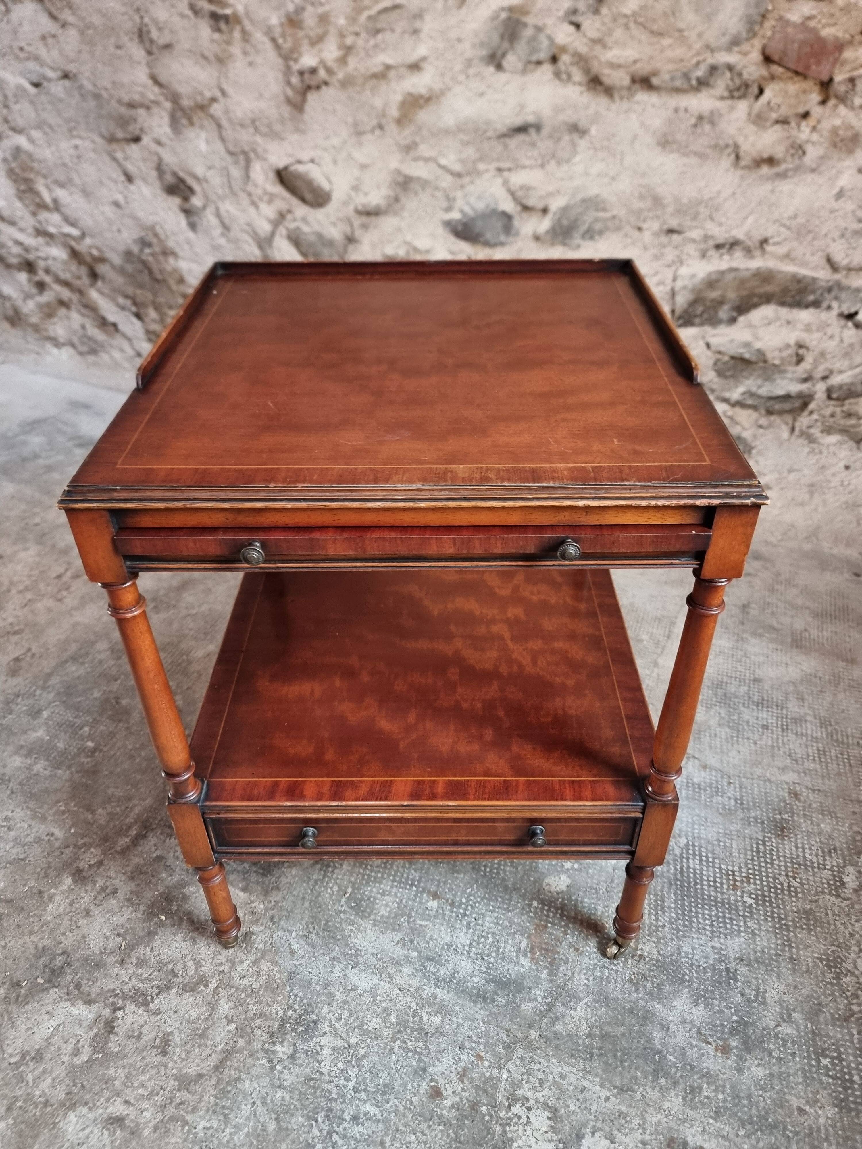 Table d’appoint vintage en acajou – France, années 50/60
