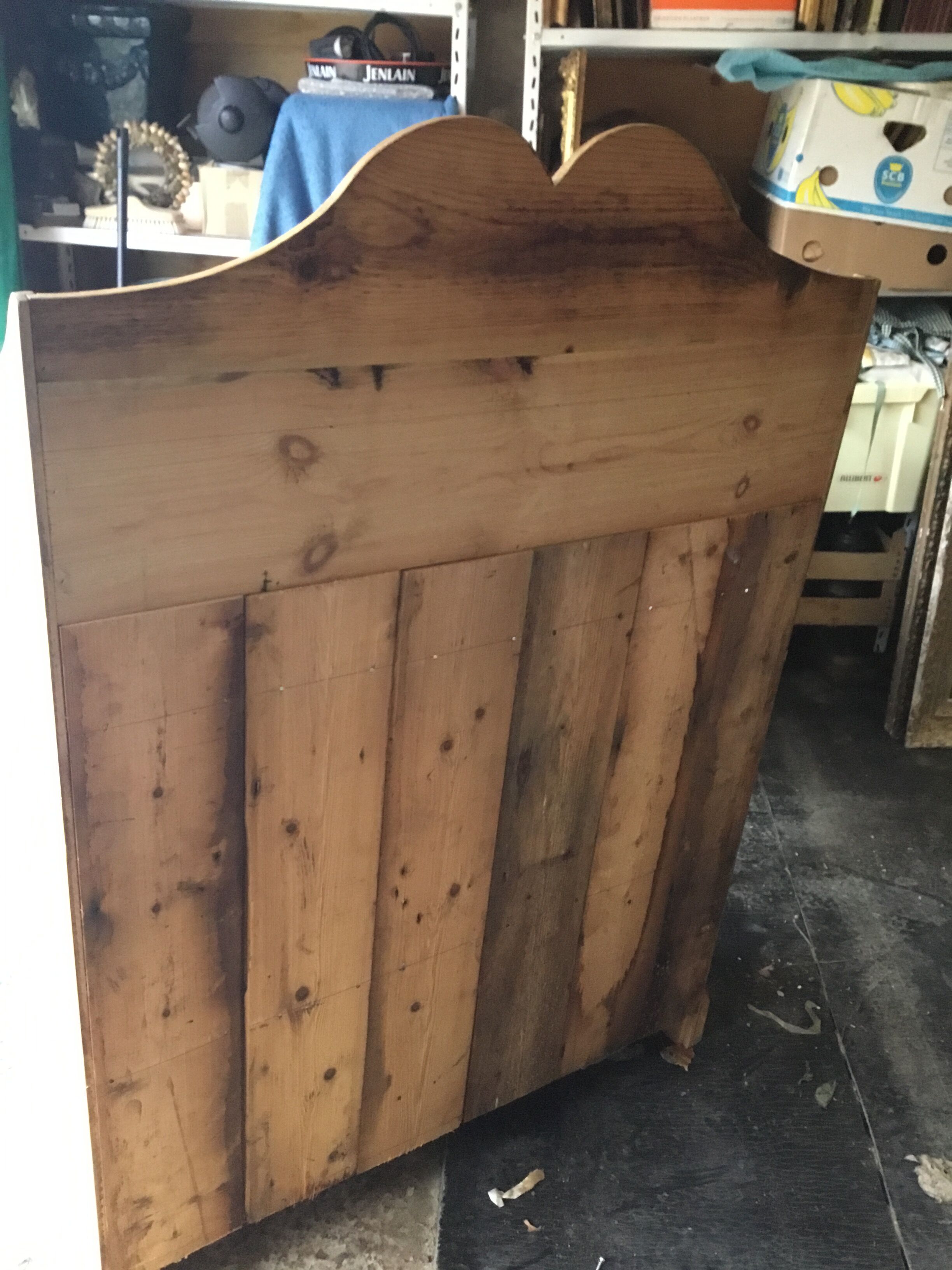Massive fir kitchen buffet from the 1960s/70s in good condition