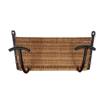 Coatrack 2 metal and wicker pads