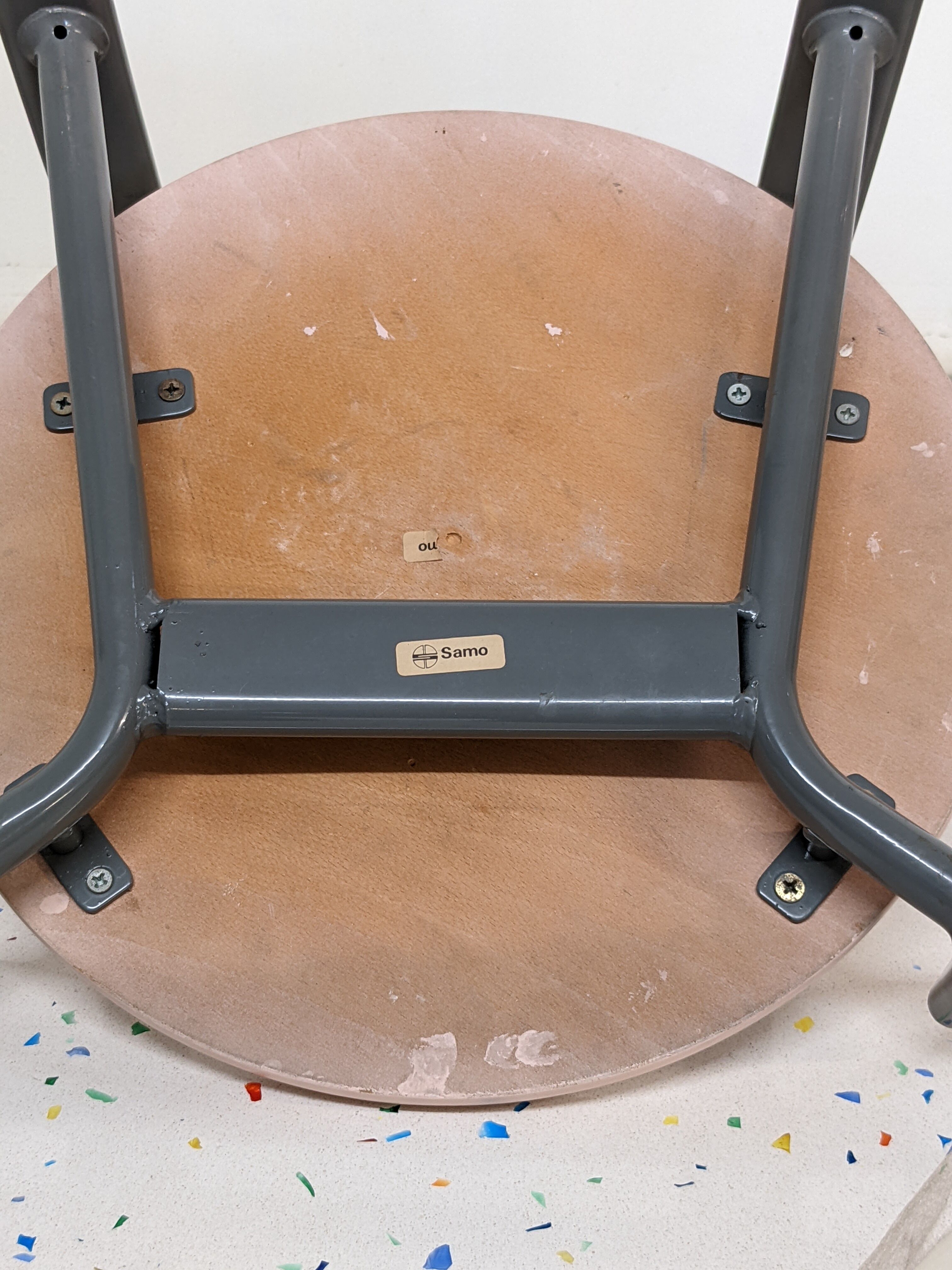 Suite of 4 80s design chairs published by Samo