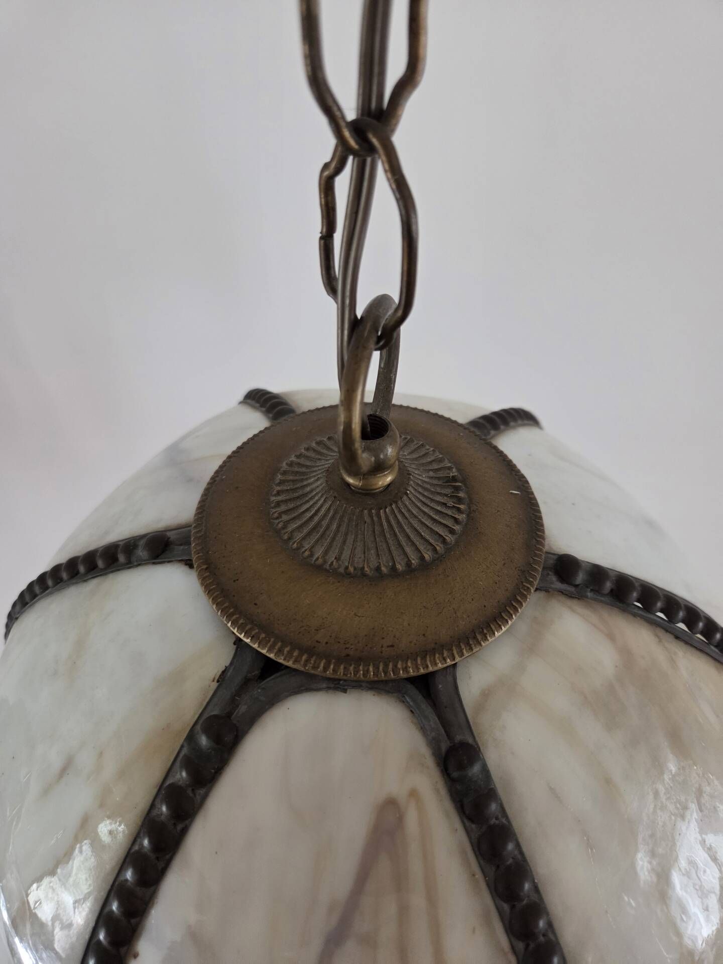 Glass paste suspension, Art Deco style