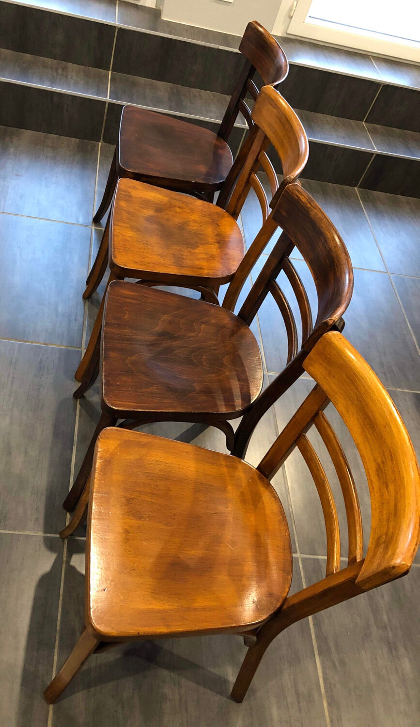Suite de 4 chaises de bistrot Baumann vintage