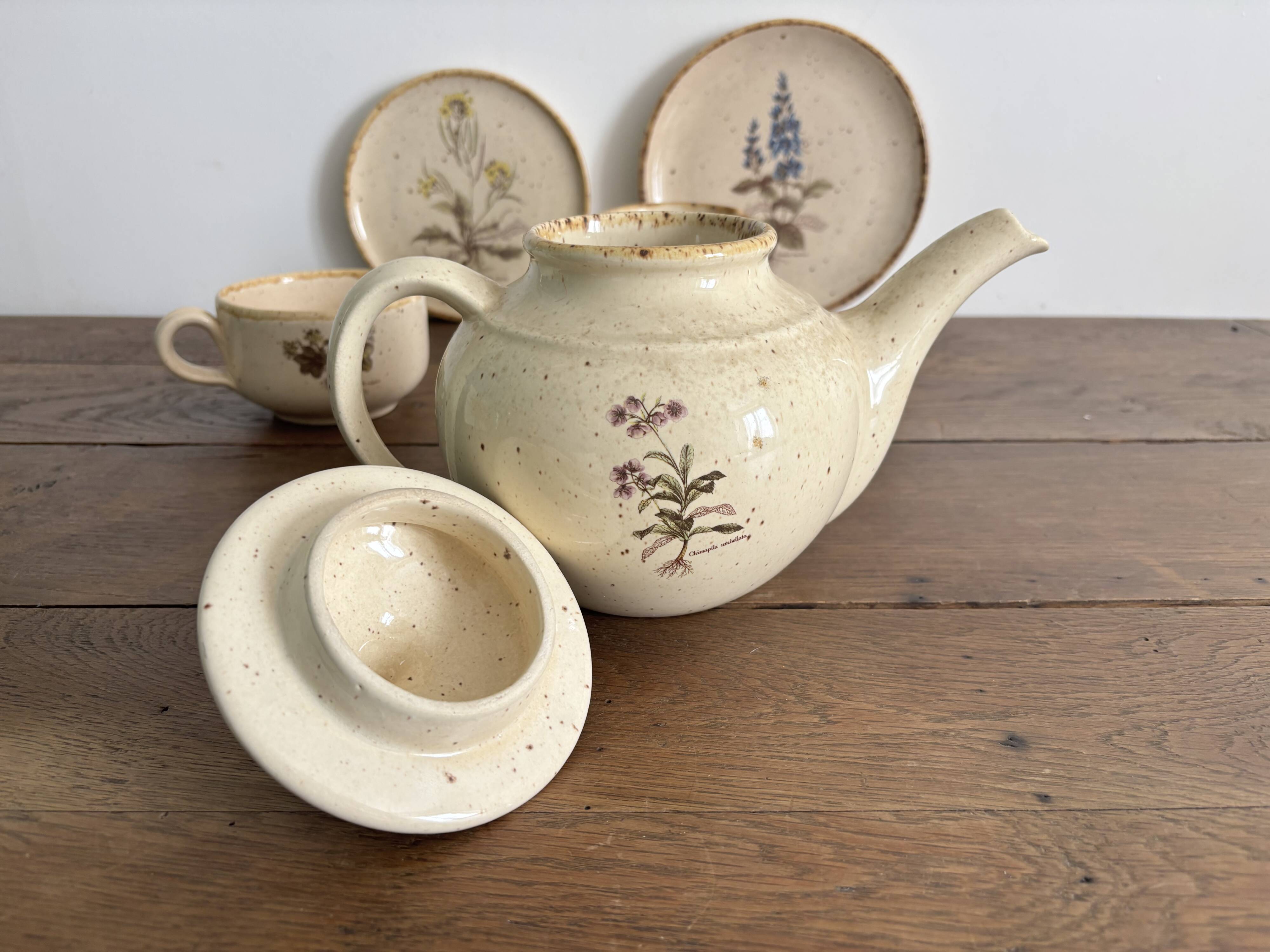 Vintage stoneware set – Botanical decoration / wildflowers – 1970s