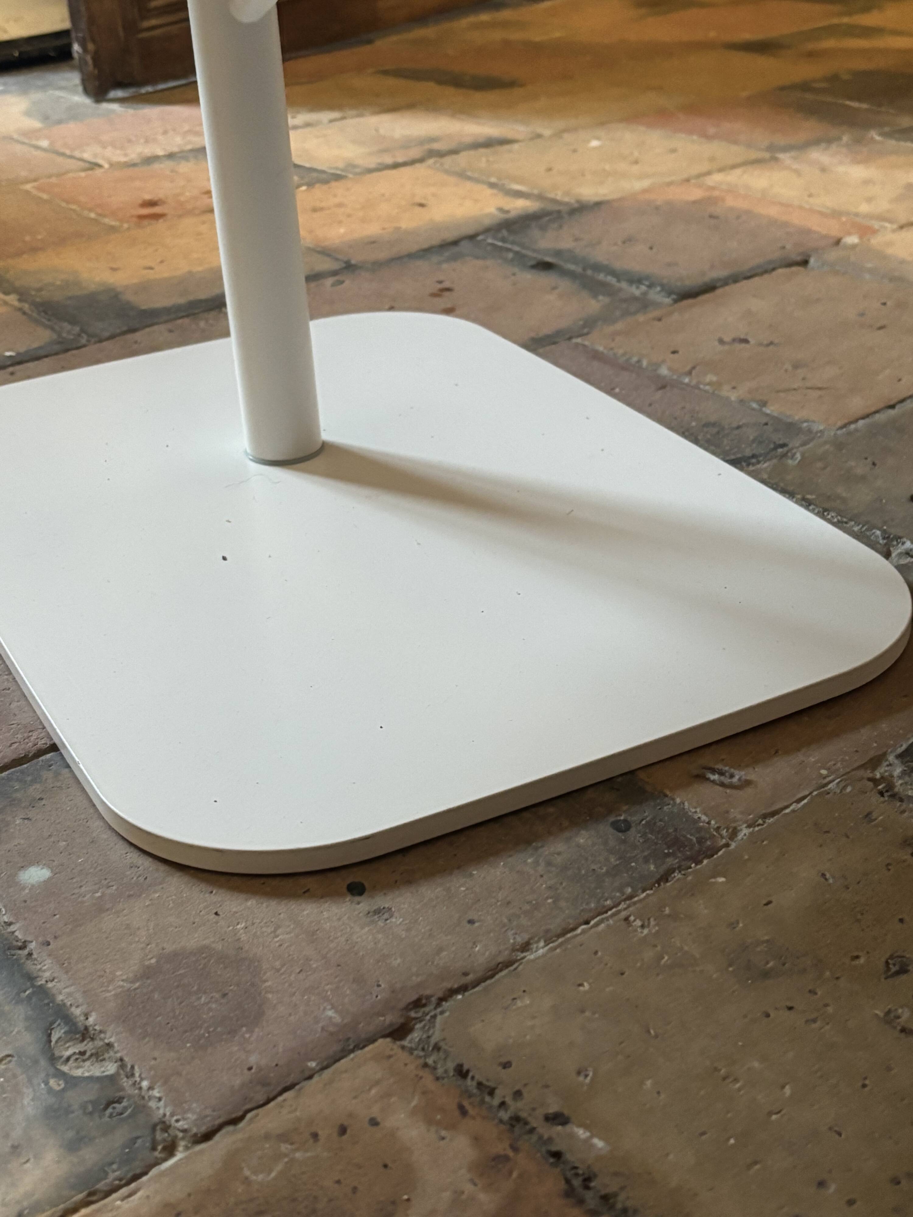 360-degree coffee table / Roberto Paoli for Ligne Roset