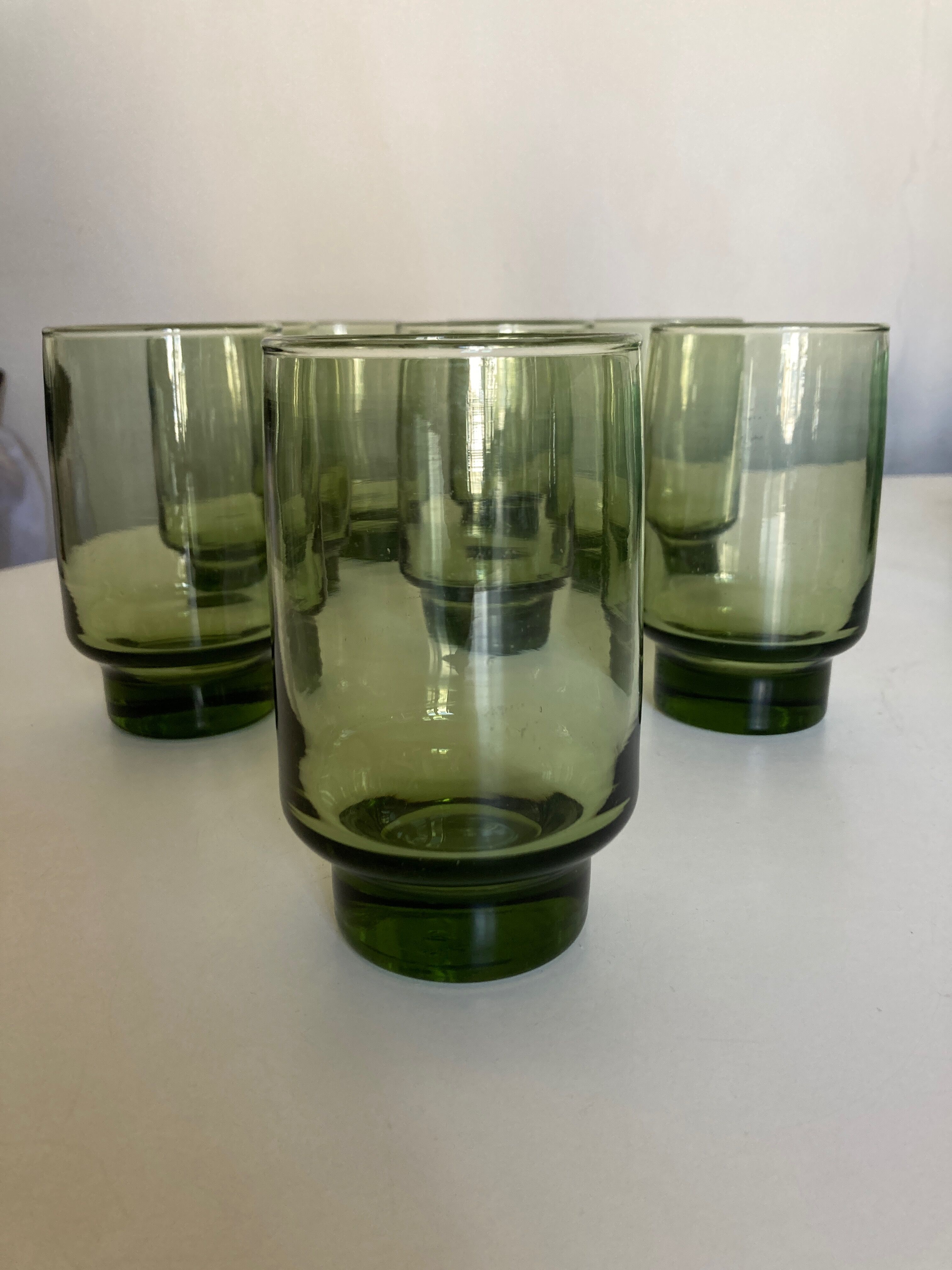 Set de 8 verres gobelets 1960 en verre vert