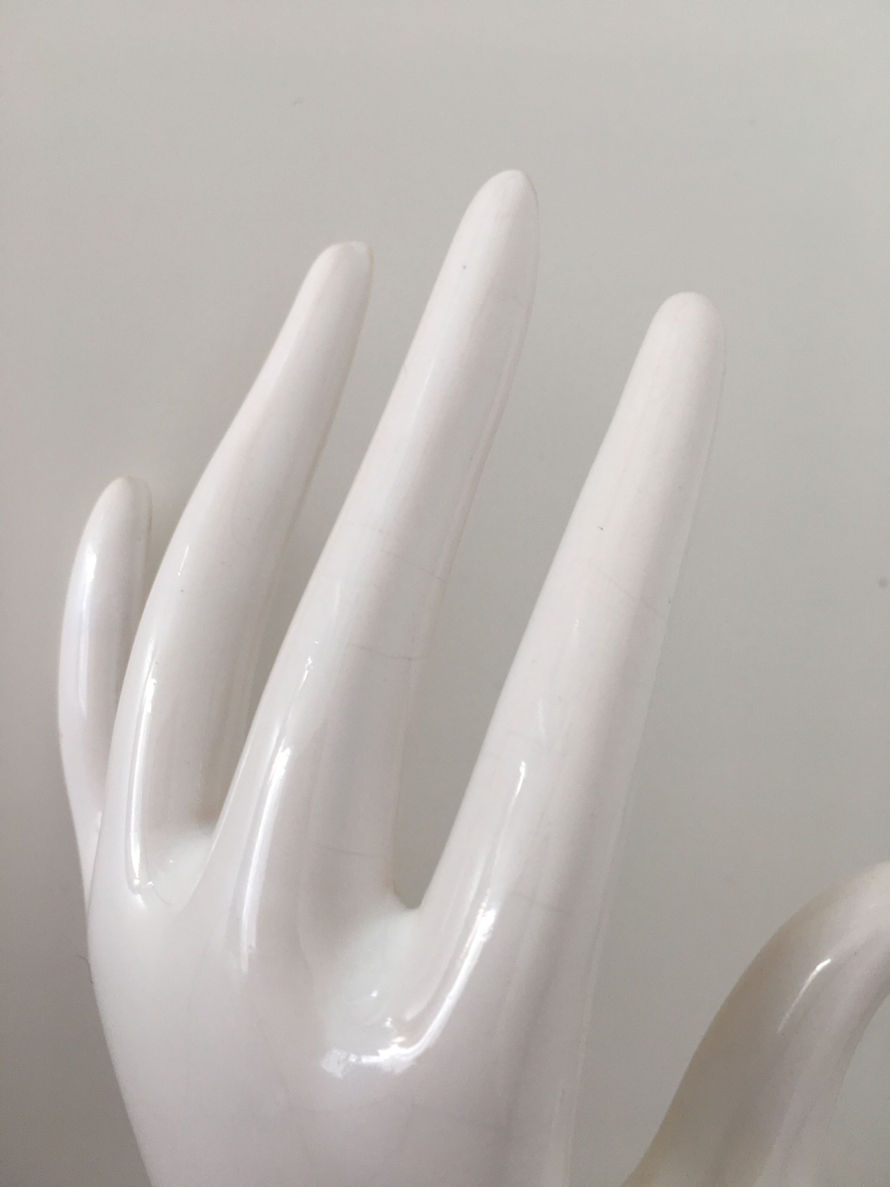 Hand ringed white ceramic 70