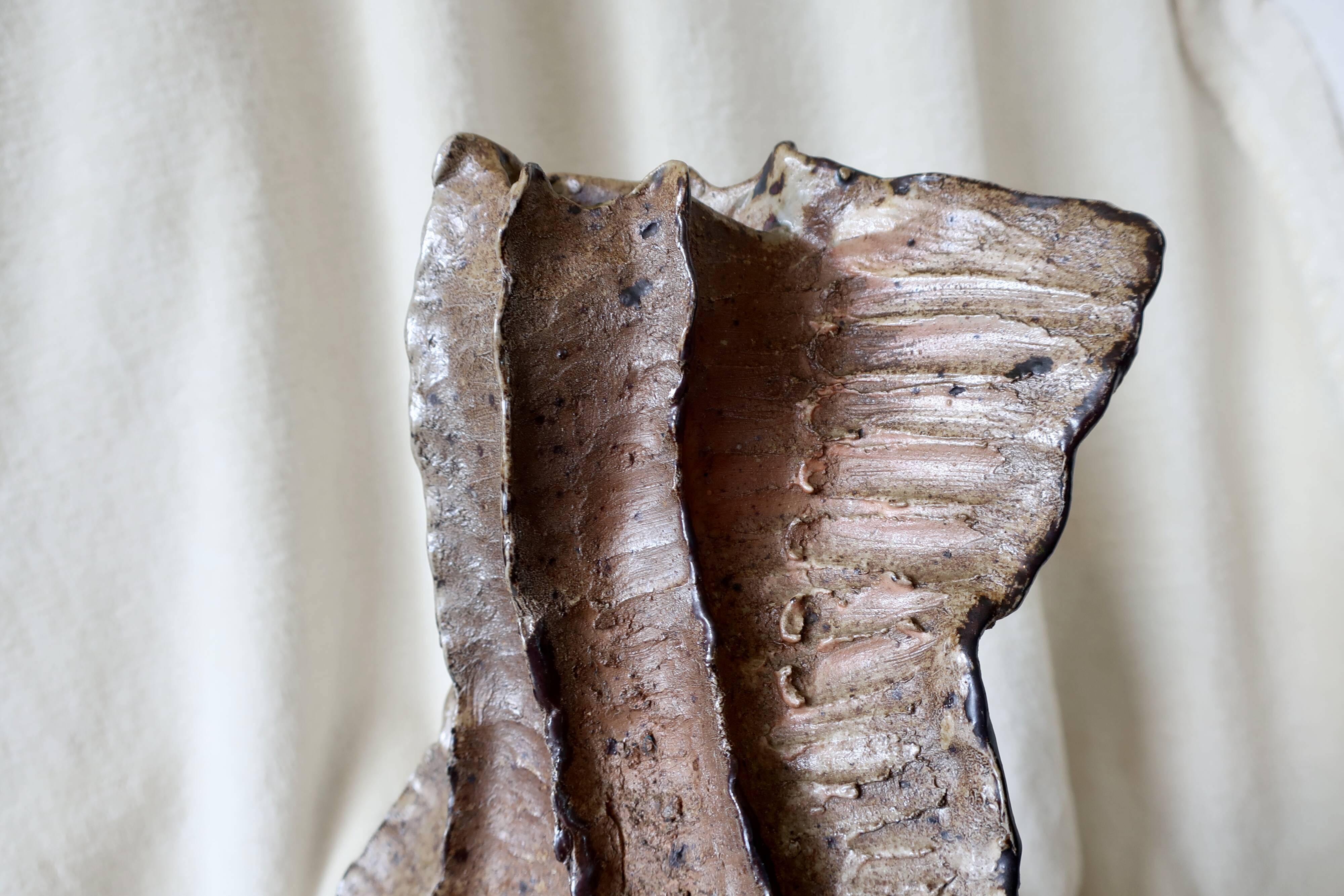 Jean Linard, the milestone, sculptural vase in stoneware, unique piece, in very good condition.