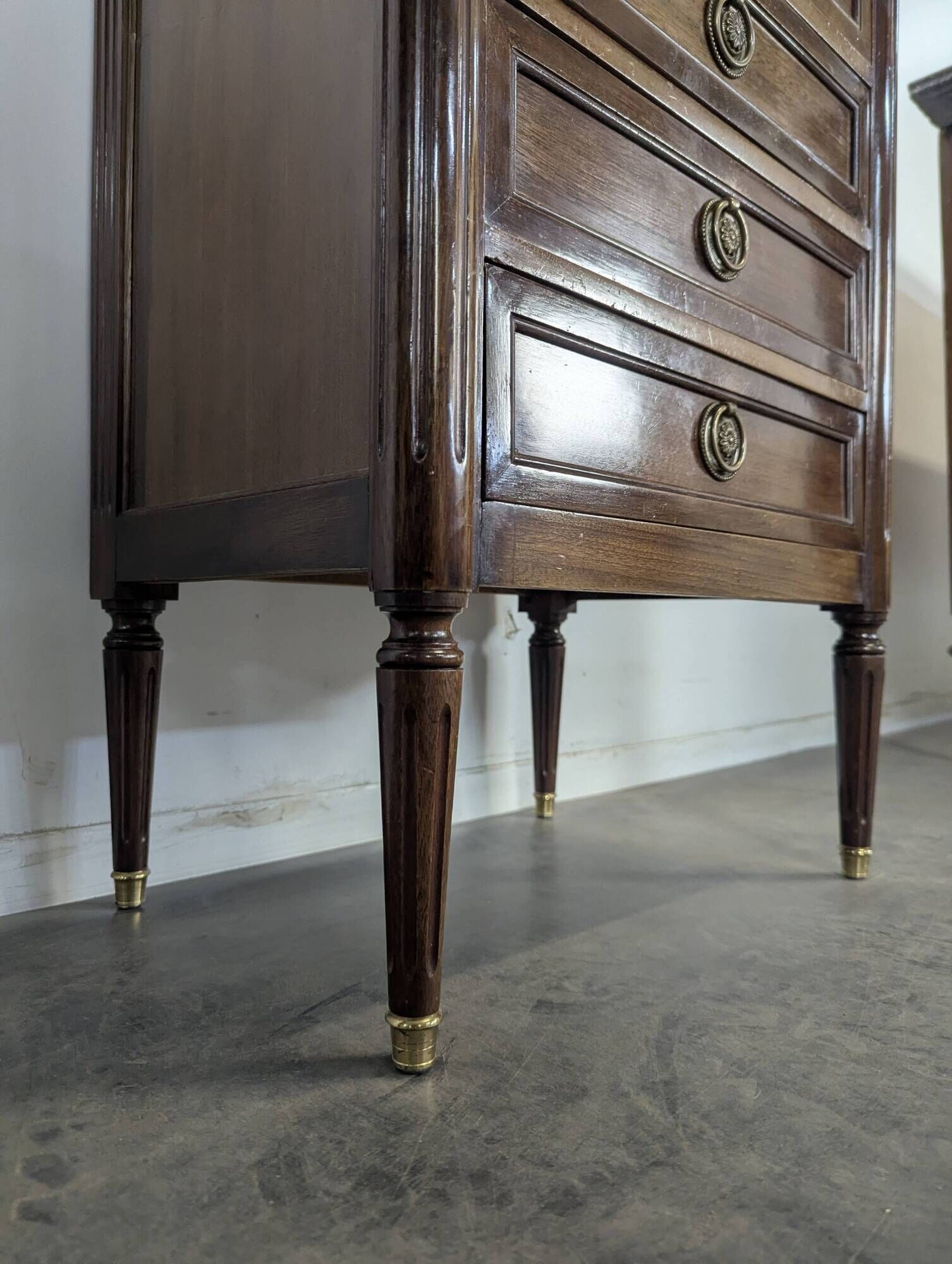 Louis XVI style chest of drawers in mahogany and Carrara marble