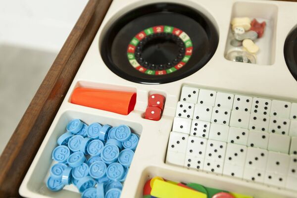Unique table de chevet jeux 1960 15 jeux complets pieds compas 1960