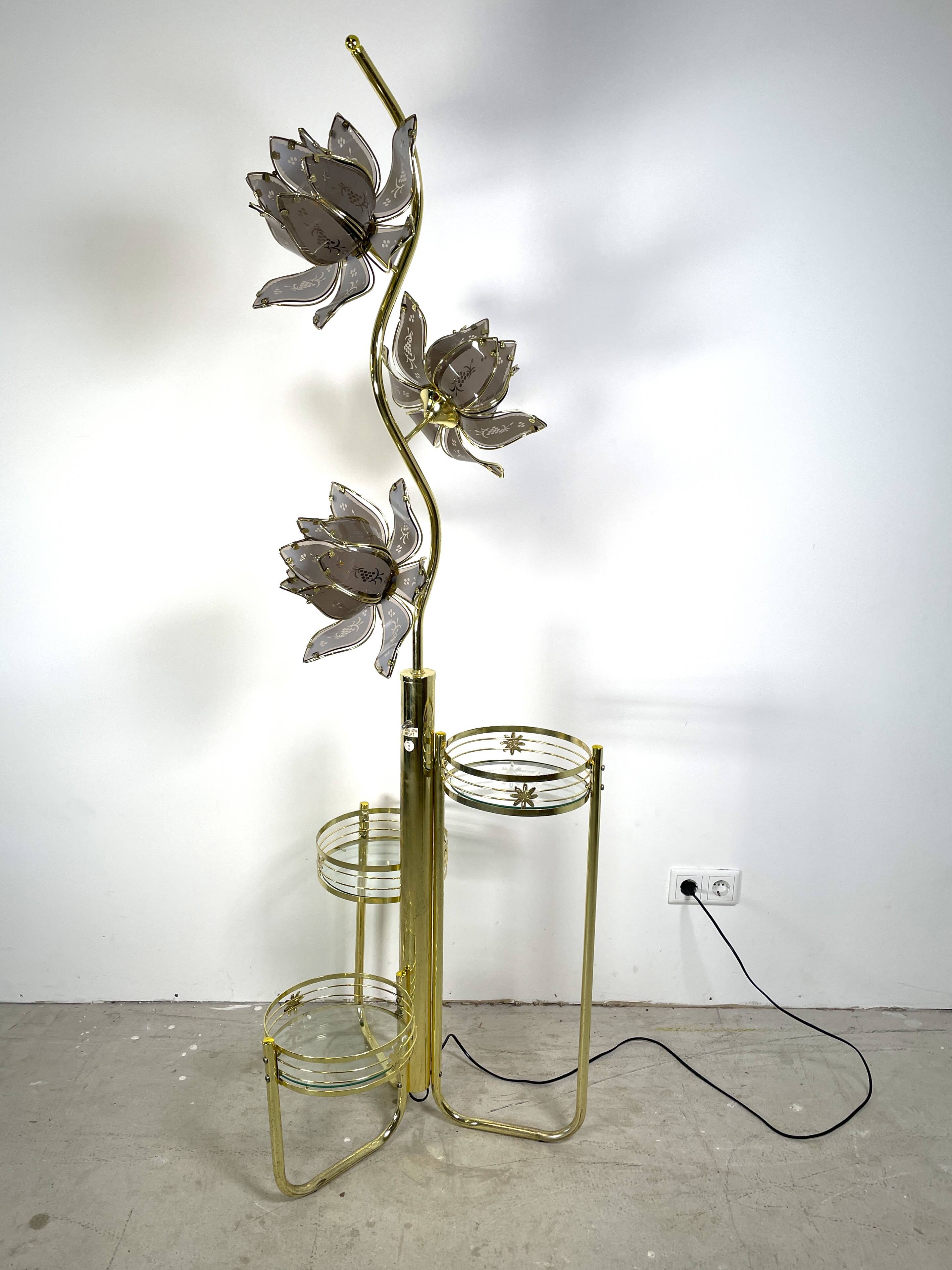 Golden lotus lamp with 3 levels