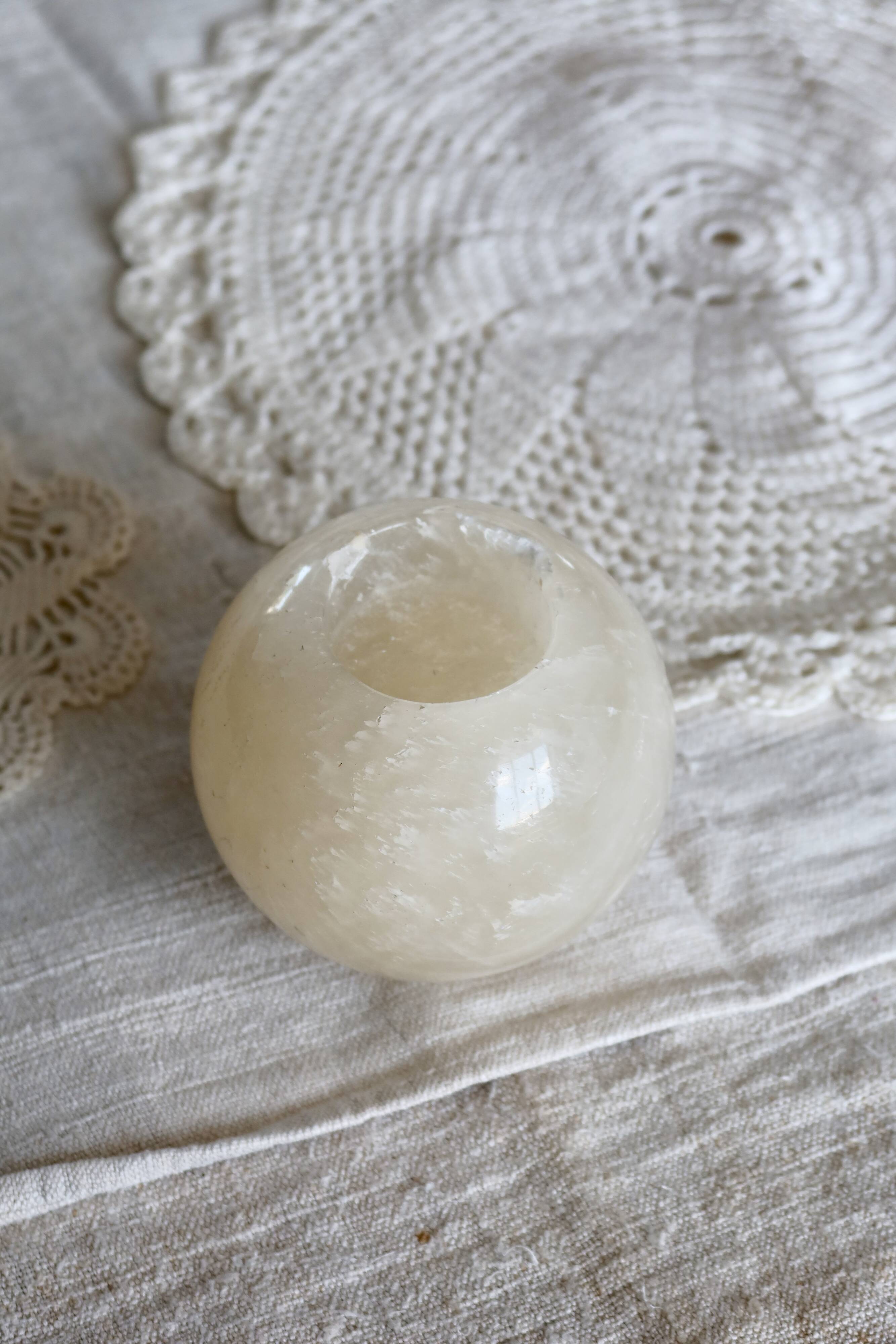 Vintage round stone candle holder in marble style - Light beige shade