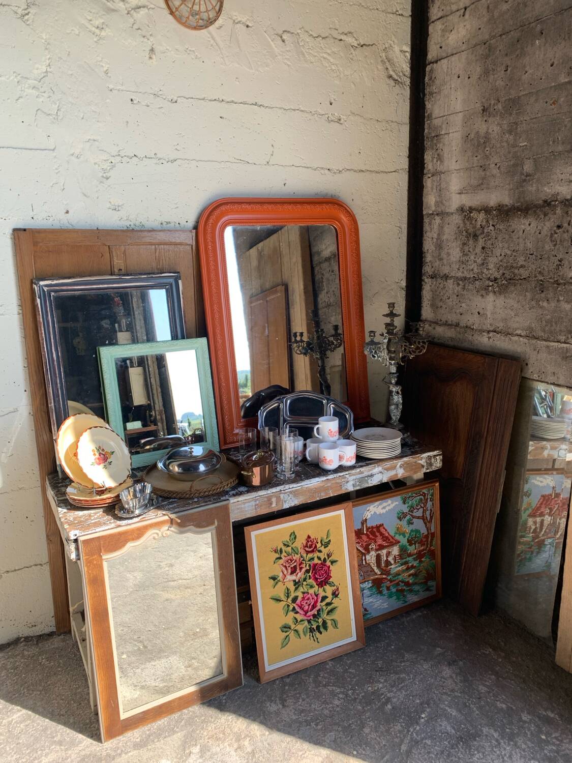Small decorative mirror - plant decor