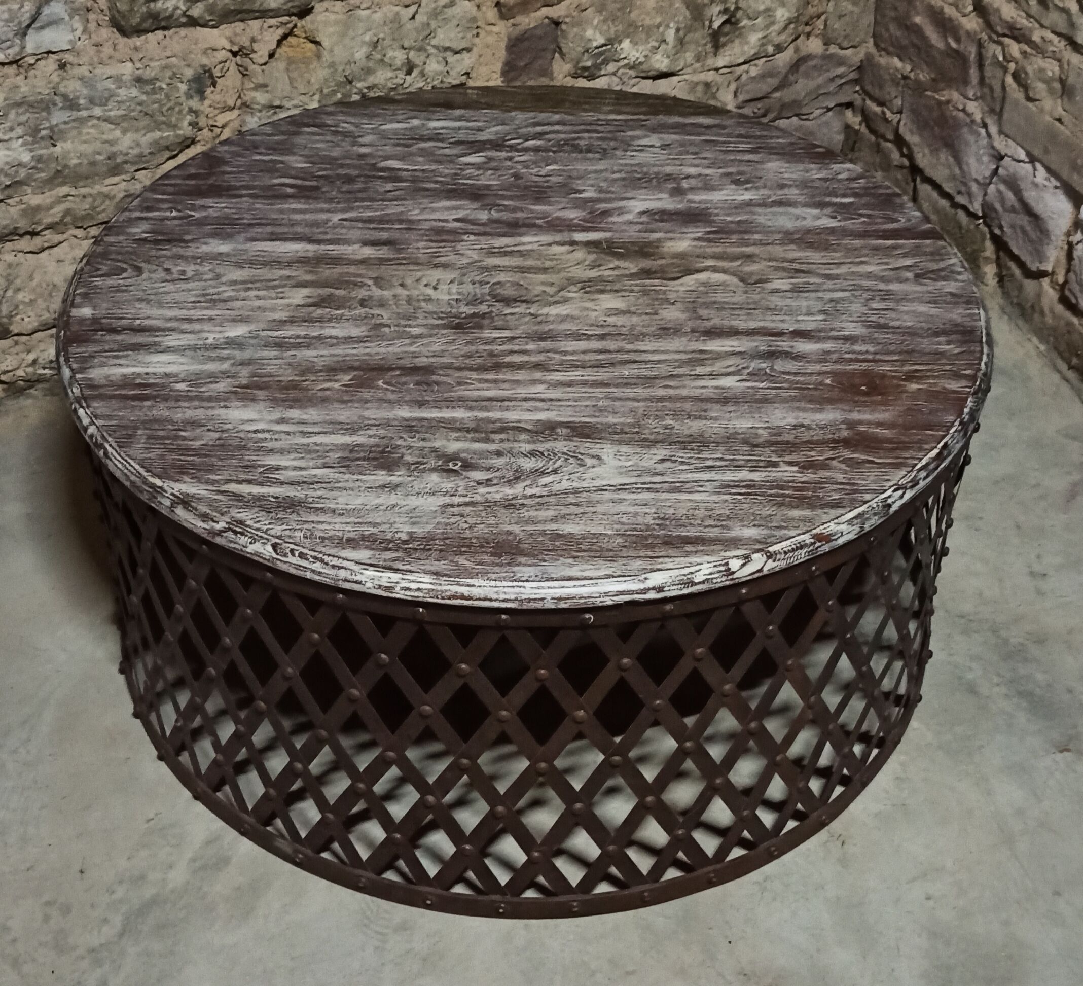 Table basse ronde en bois avec pieds métal