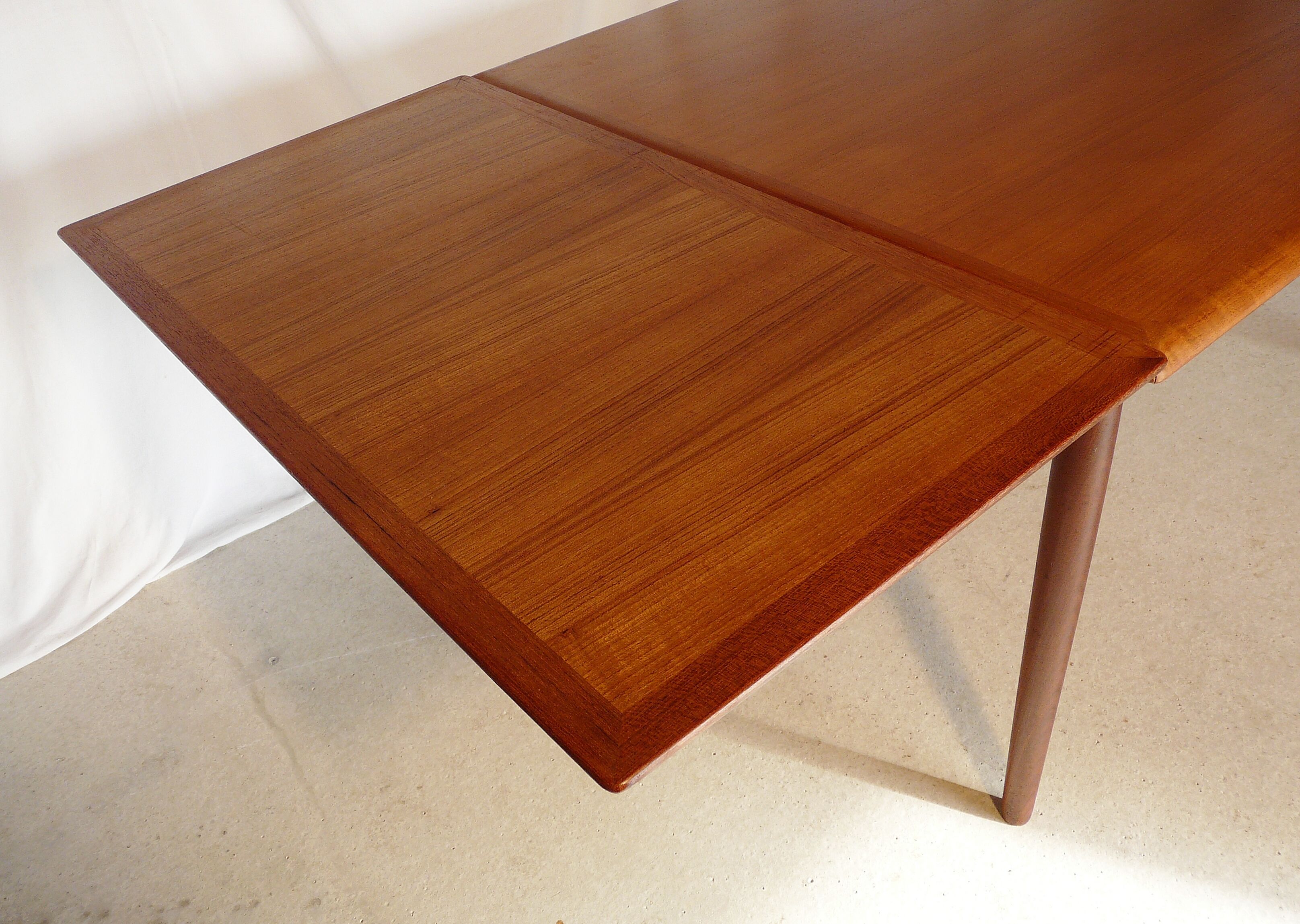 Danish teak H.P. Larsen extensible table