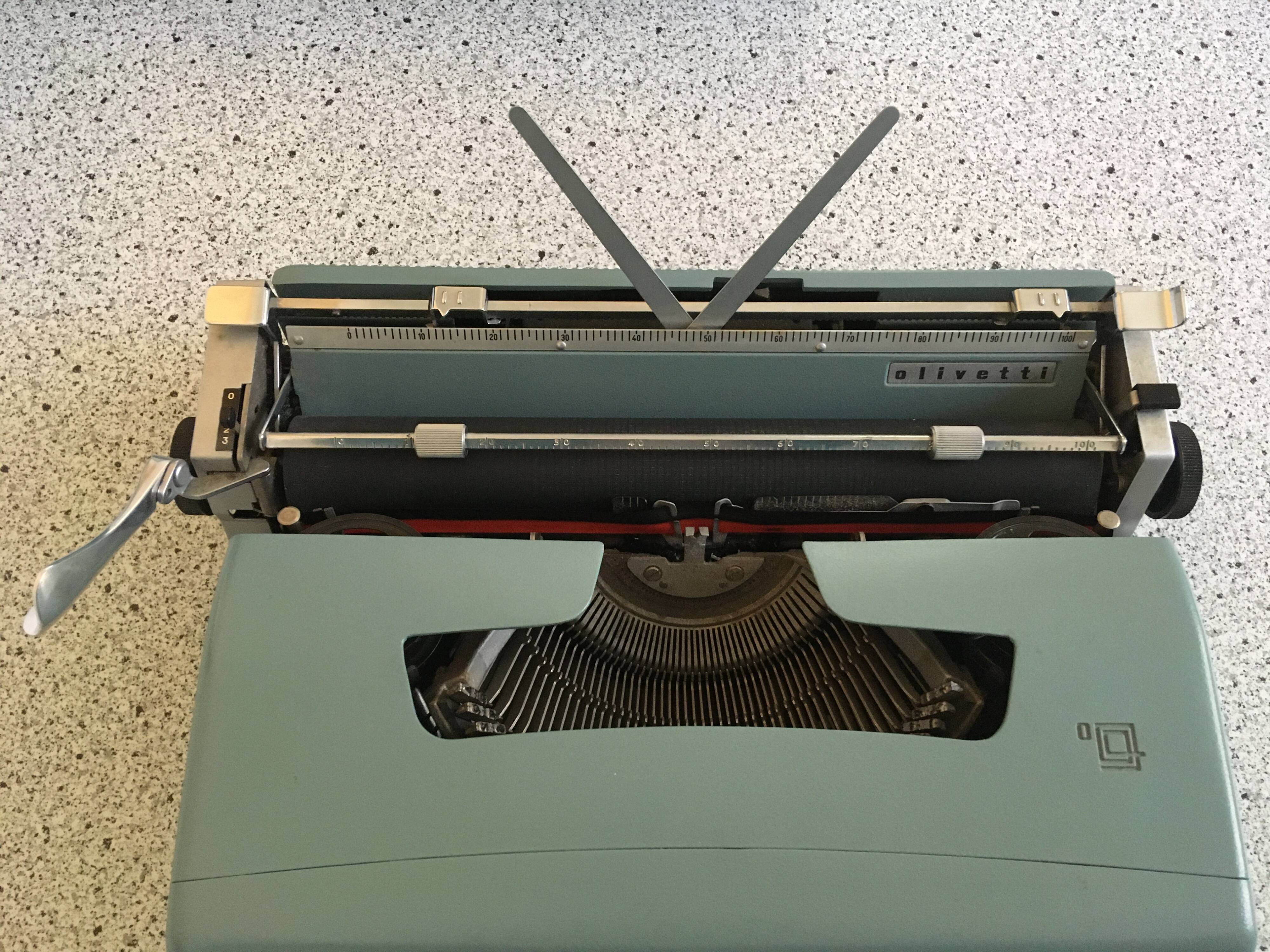 Olivetti Lettera 32 typewriter