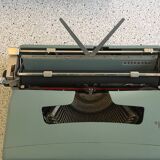 Olivetti Lettera 32 typewriter