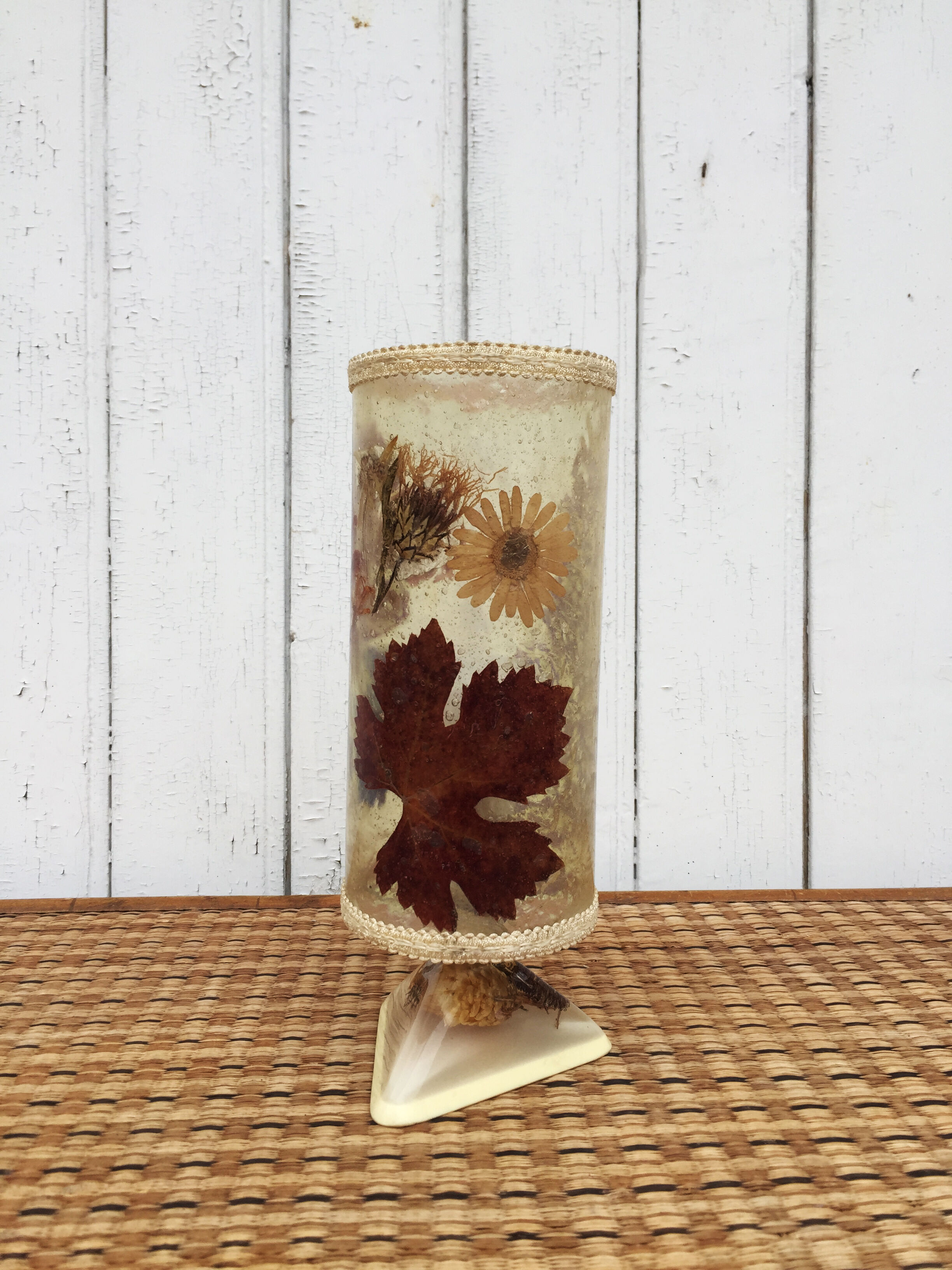Resin lamp with inclusions of dried flowers