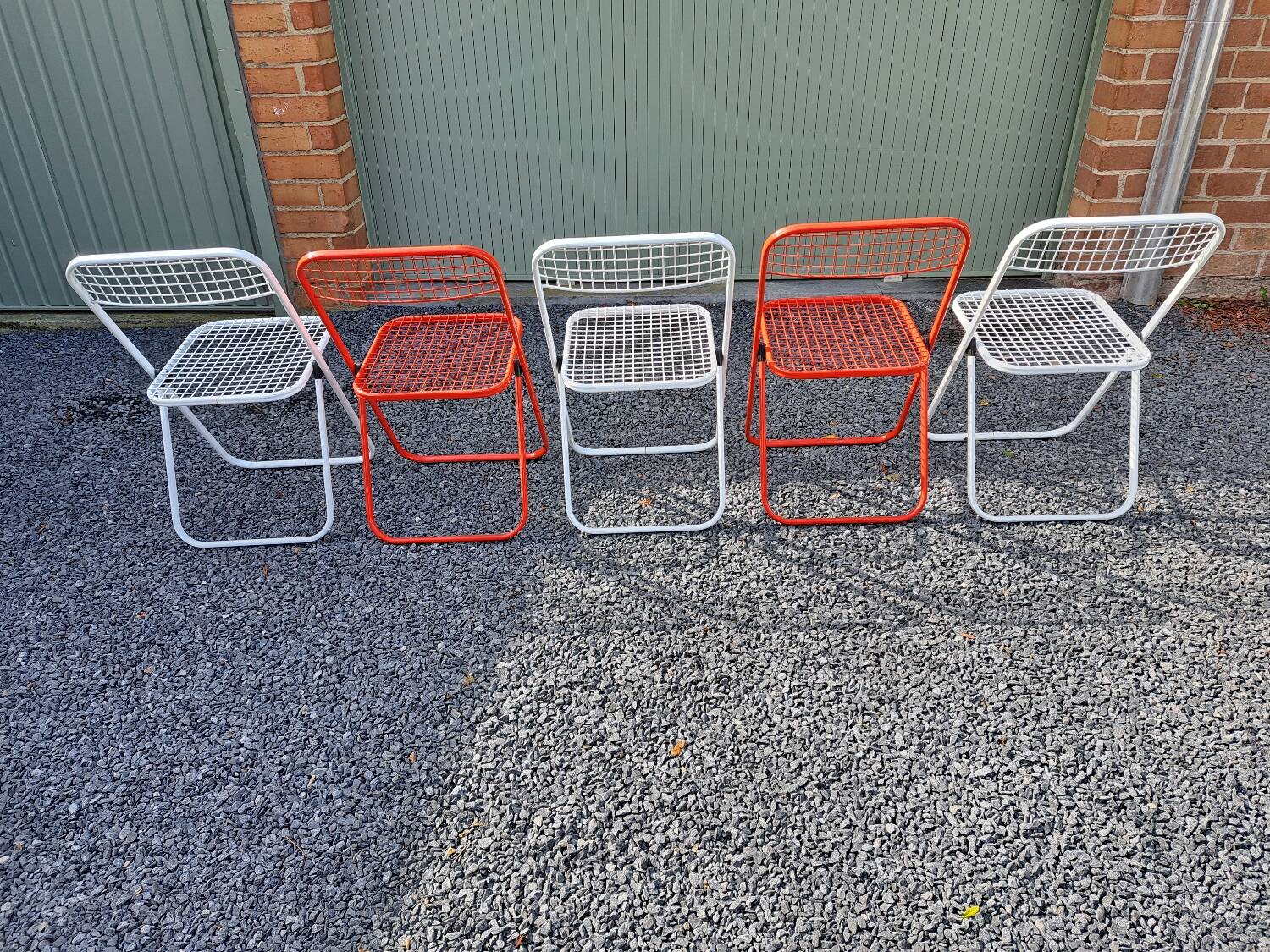 Series of 5 Talin folding metal chairs