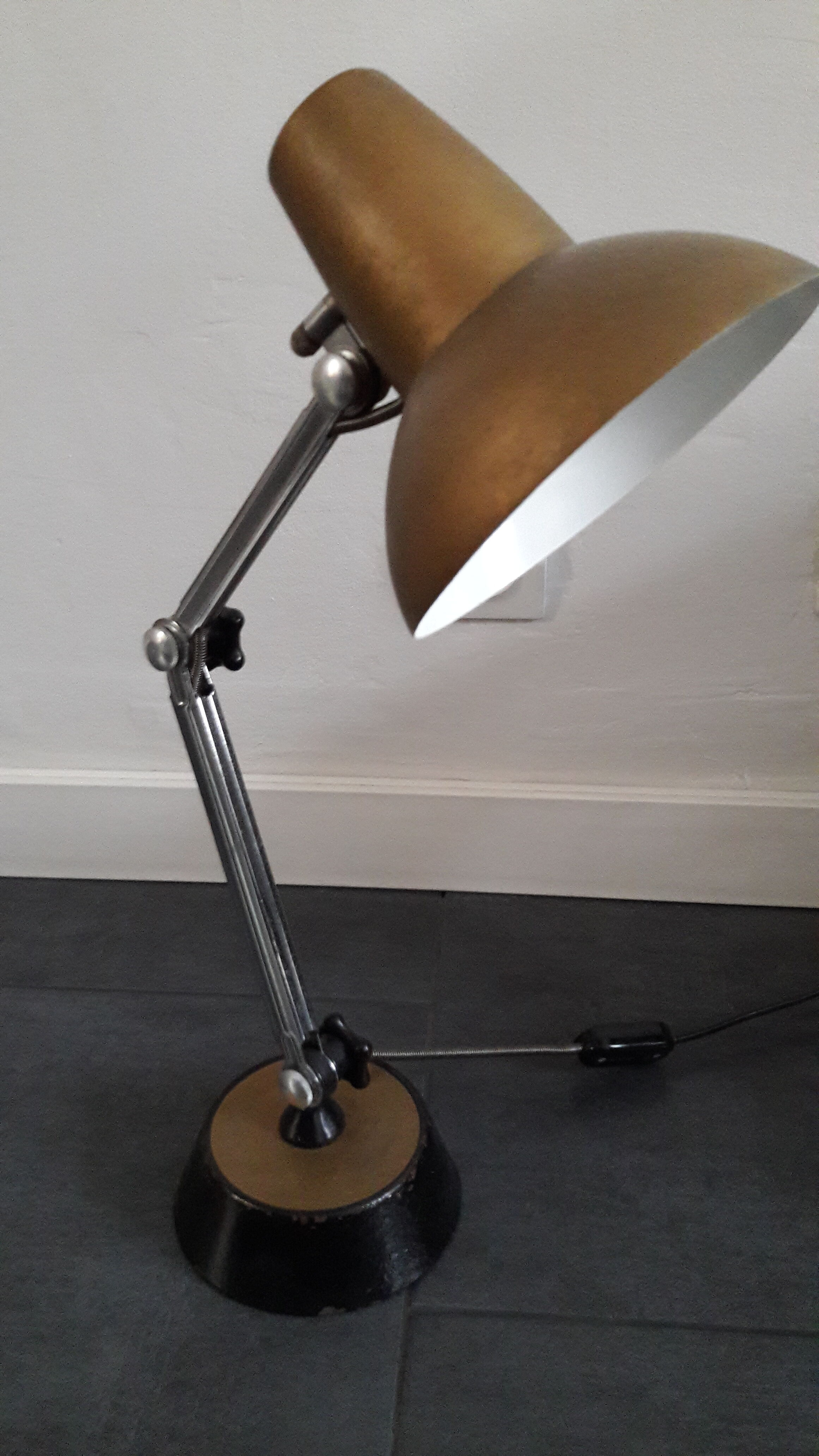 Superchrome 50's workshop lamp