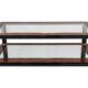 Grande table basse en loupe d’orme, verre et miroir – Design années 80