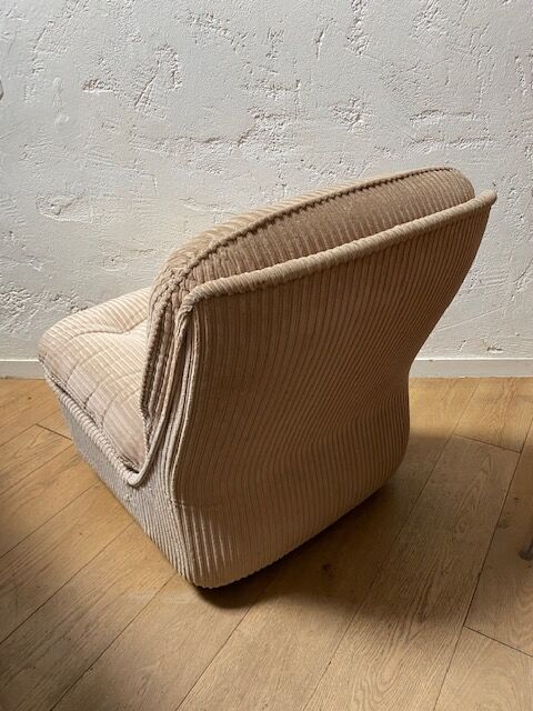 Armchair model Orchidée by Michel Cadestin, Airborne 70