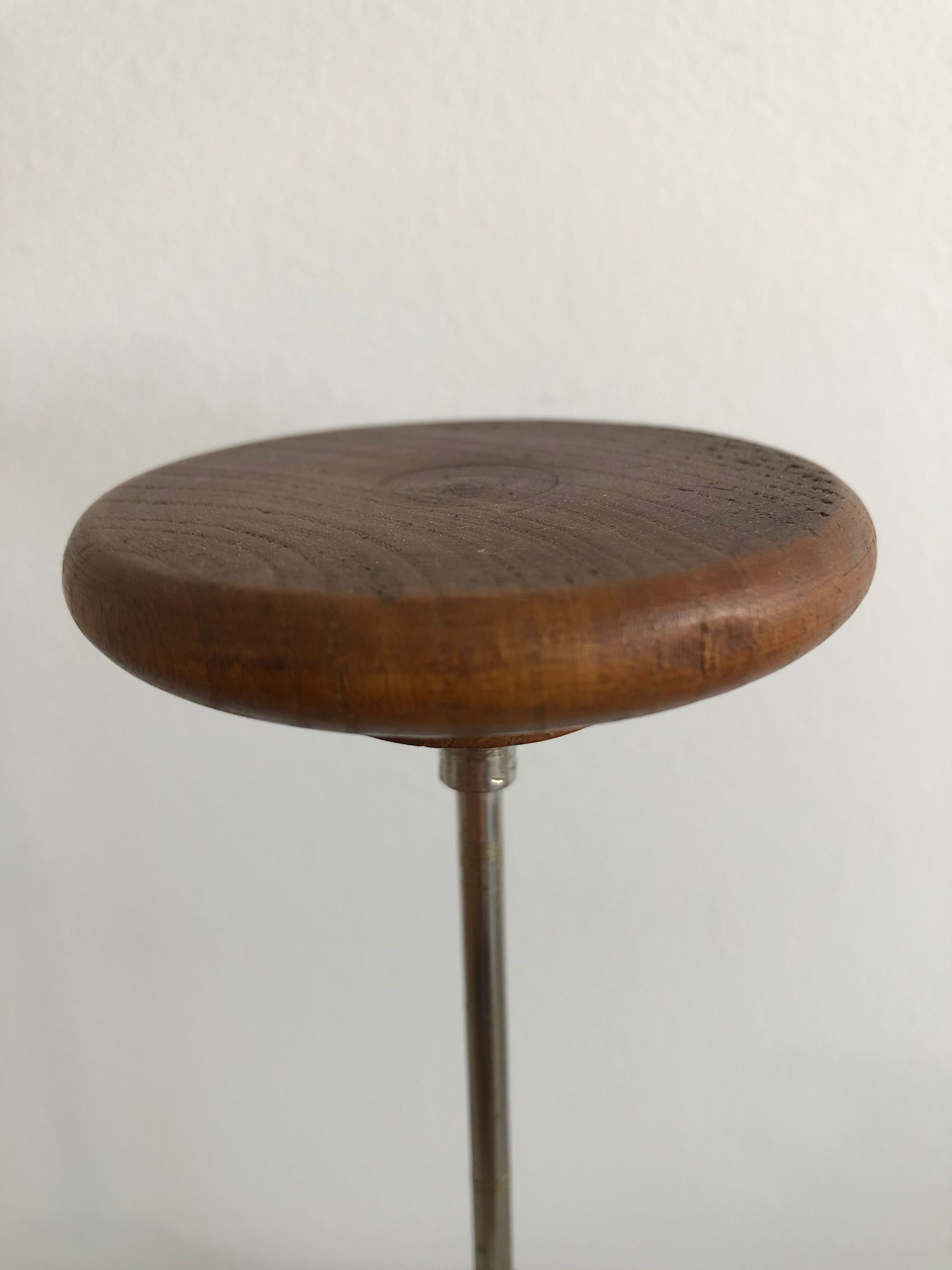 Former Siegel Hat-Wearing Presenter - Hommey