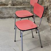 Paire de chaises en formica rose