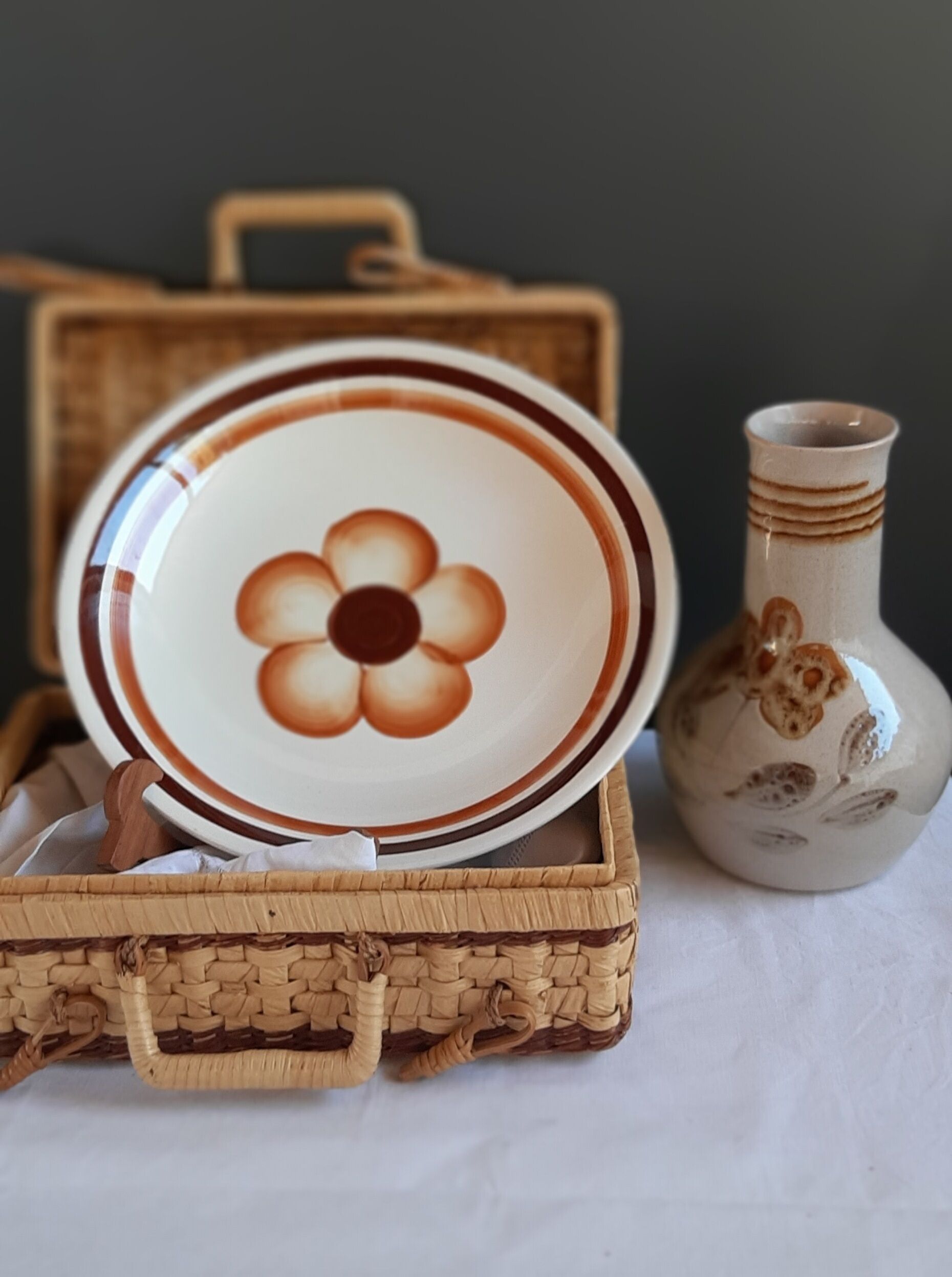 Hollow round dish Gien France