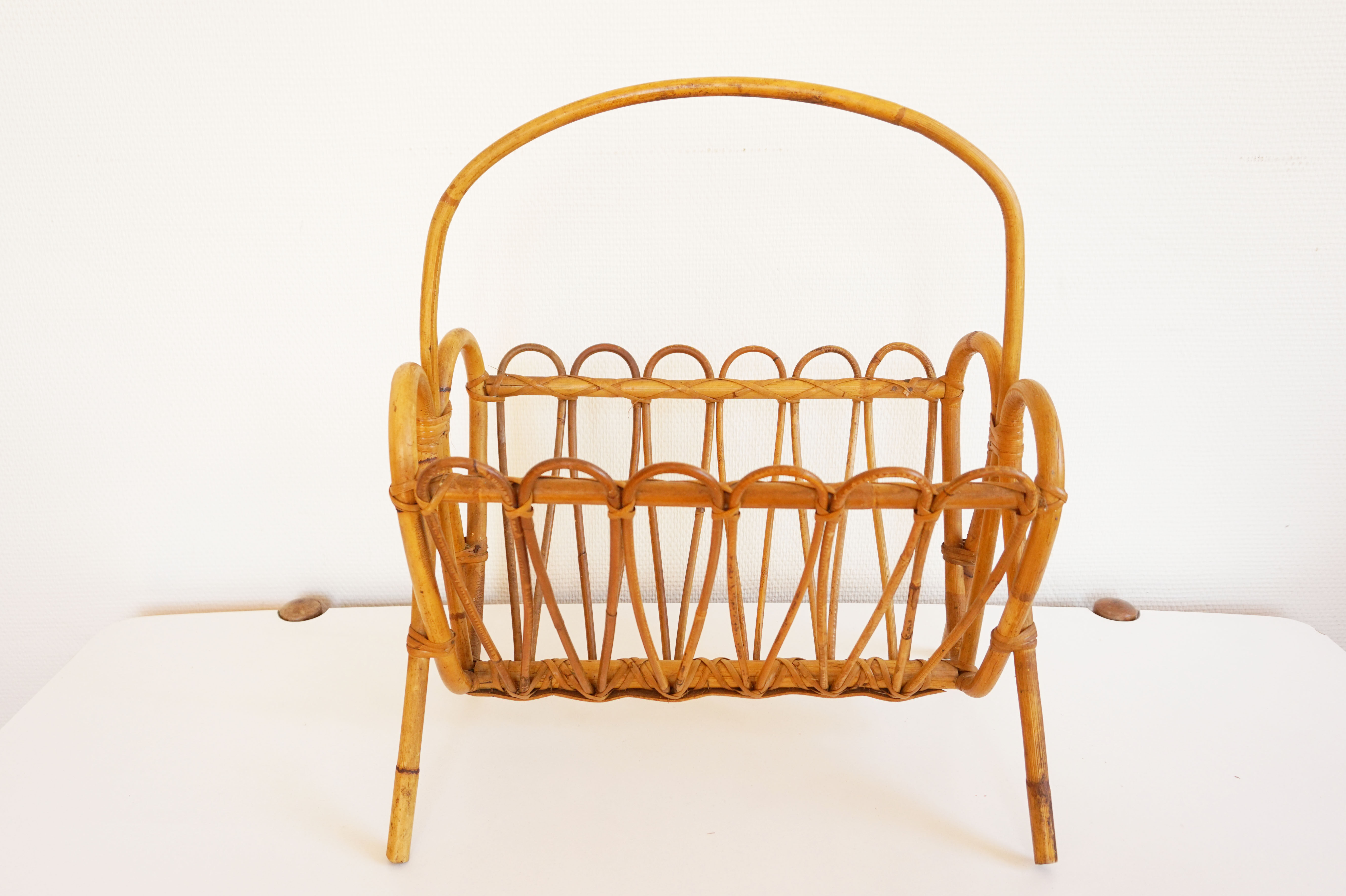 Magazine rack vintage rattan