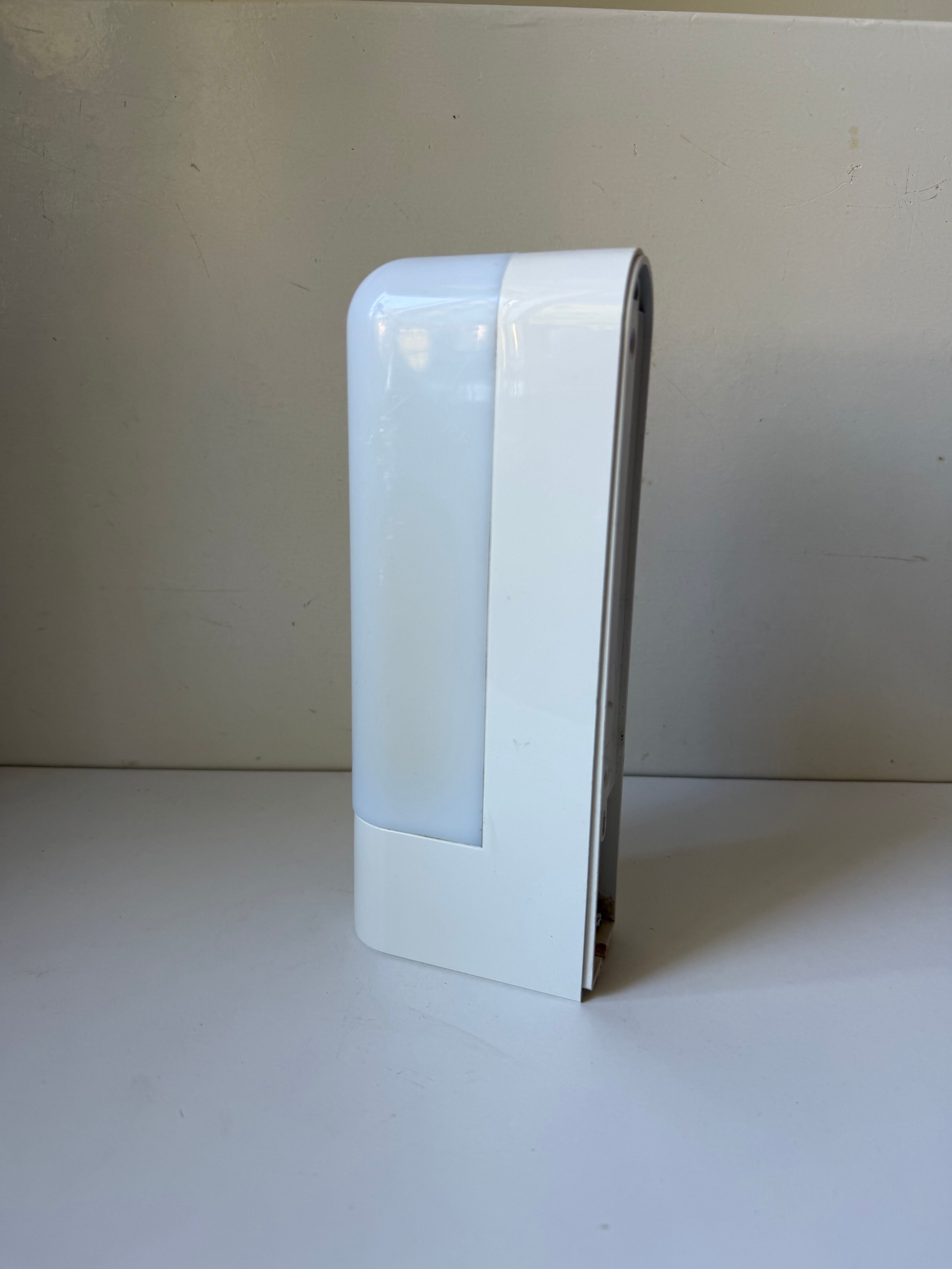 Vintage Minimalist Wall Lamp