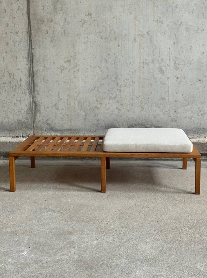 Early edition bench AT-18 by Hans J Wegner for Andreas Tuck