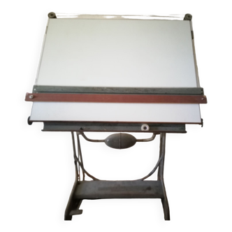 Regma drawing table