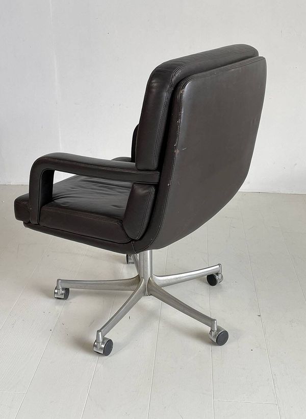 Fauteuil en cuir Mobilier International, 1970