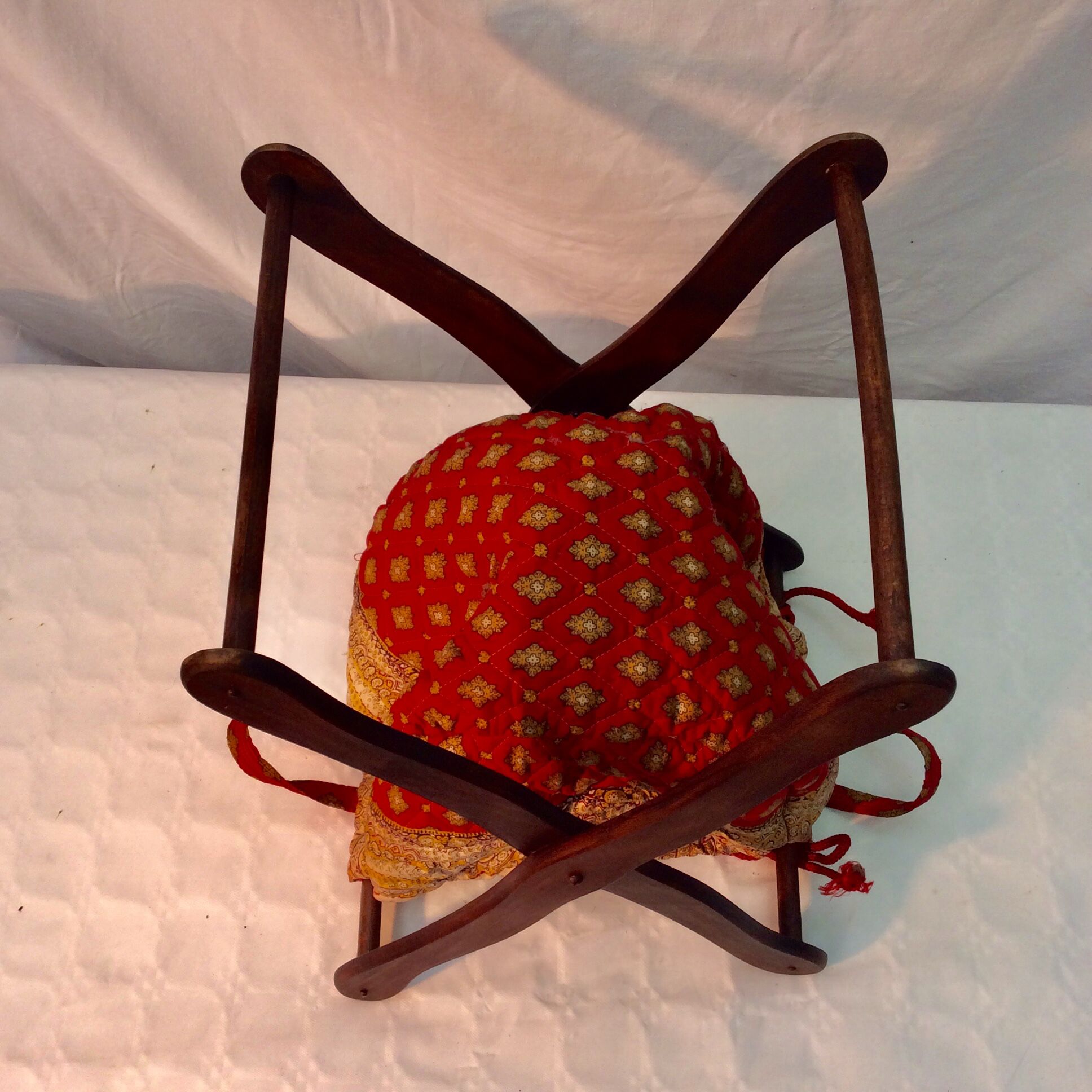 Vintage worker in wood and foldable fabric dimension: height -34,5cm- width -31cm- Pr-26,5cm-