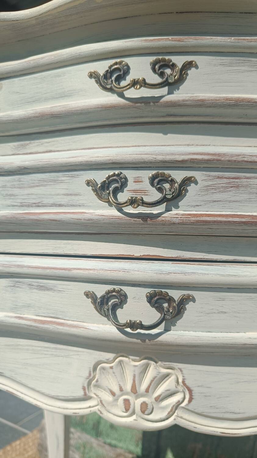 Paire de chevets style Louis XV patinés
