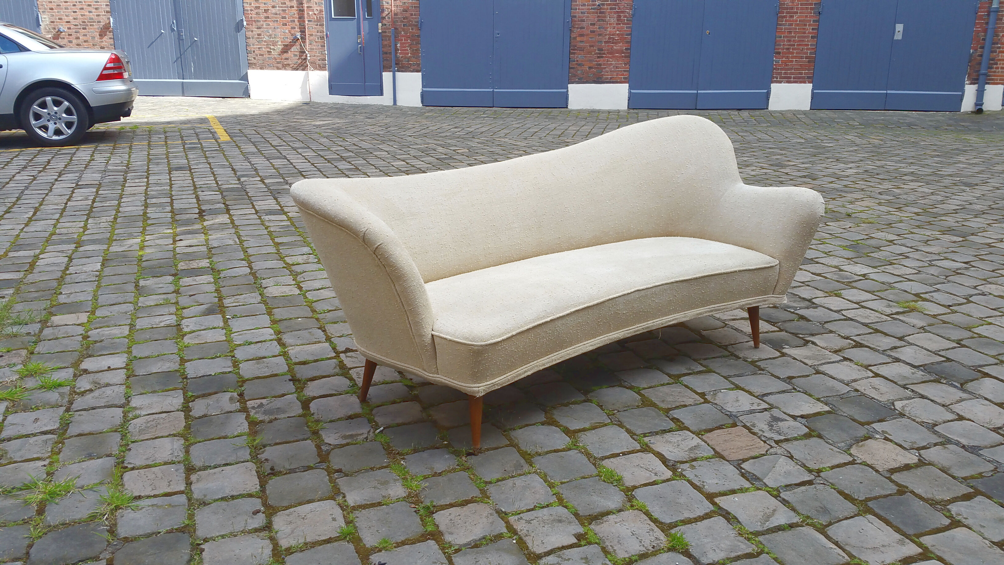 Sofa chaise sculptural Arc asymmetrical Swedish 50s/60s